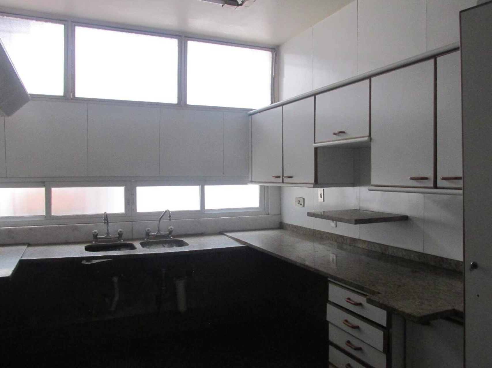 Casa de 7 quartos à venda, São Luiz, Belo Horizonte - MG