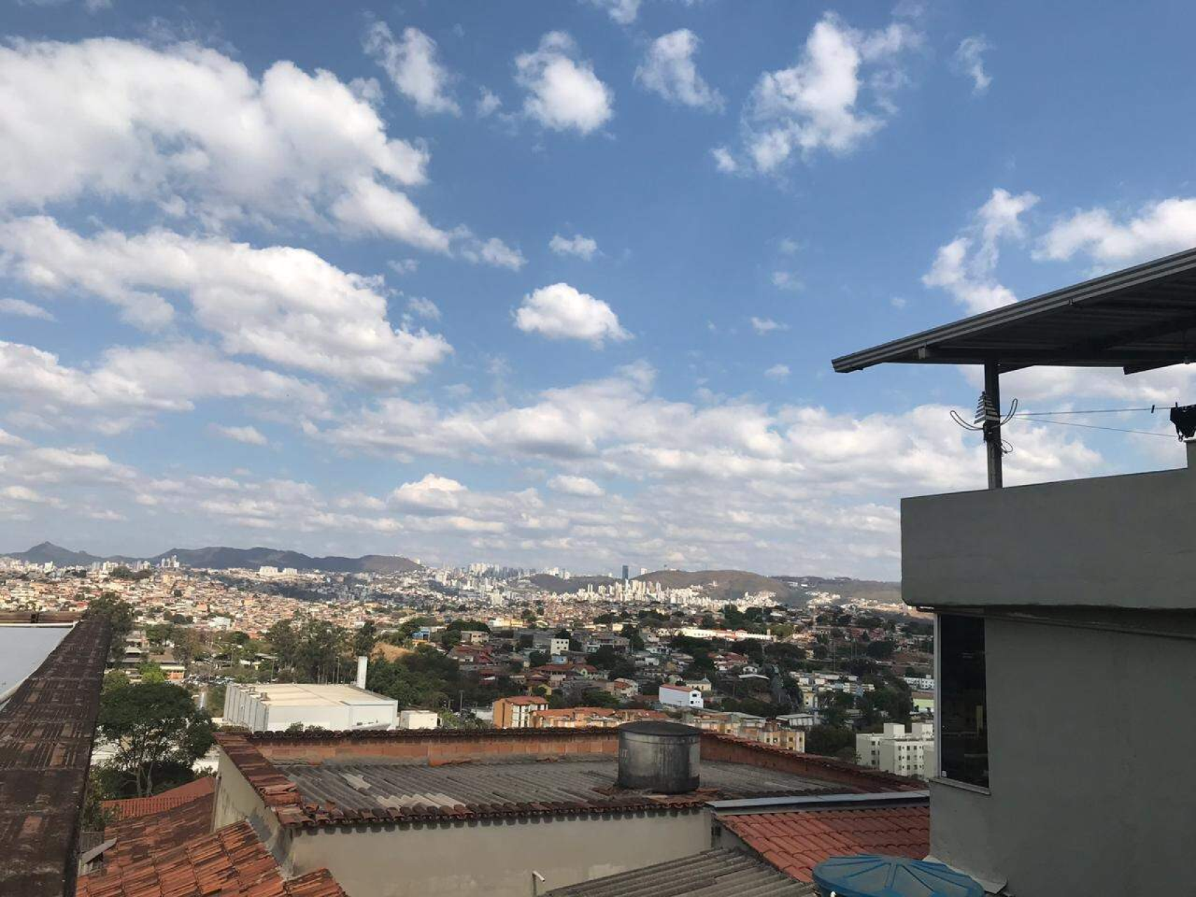 Casa de 3 quartos à venda, Camargos, Belo Horizonte - MG