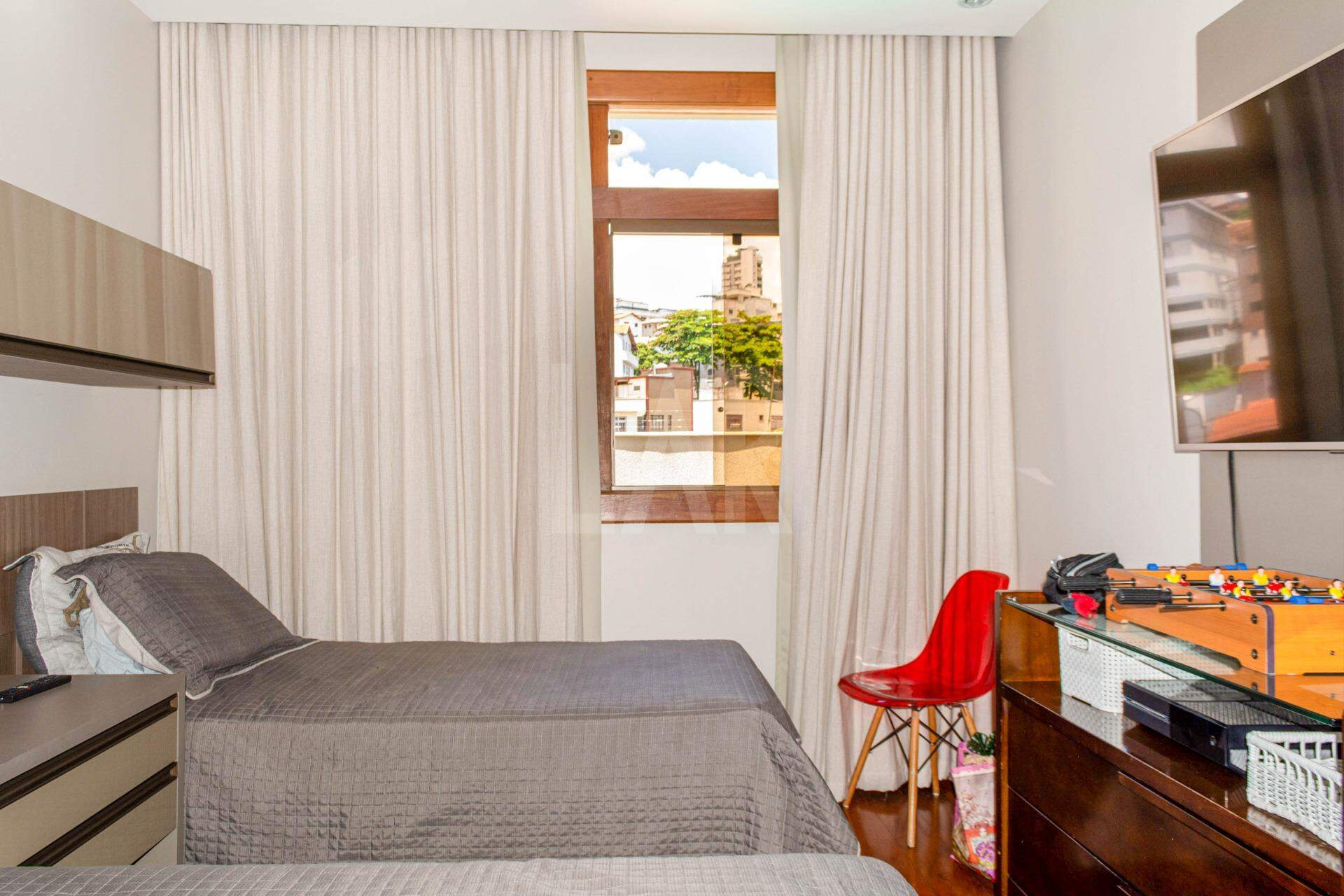 Casa de 4 quartos à venda, Sagrada Família, Belo Horizonte - MG