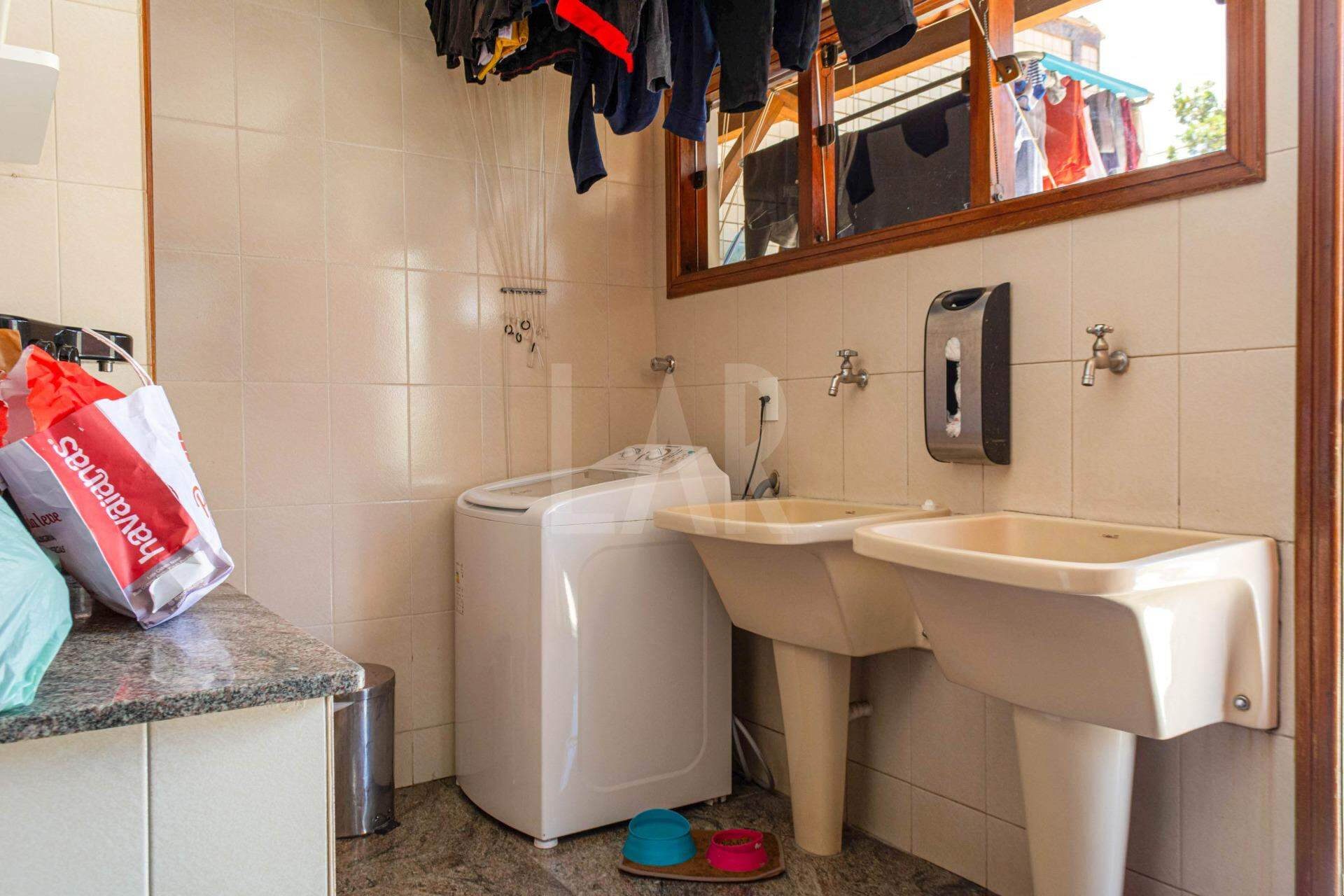Casa de 4 quartos à venda, Sagrada Família, Belo Horizonte - MG