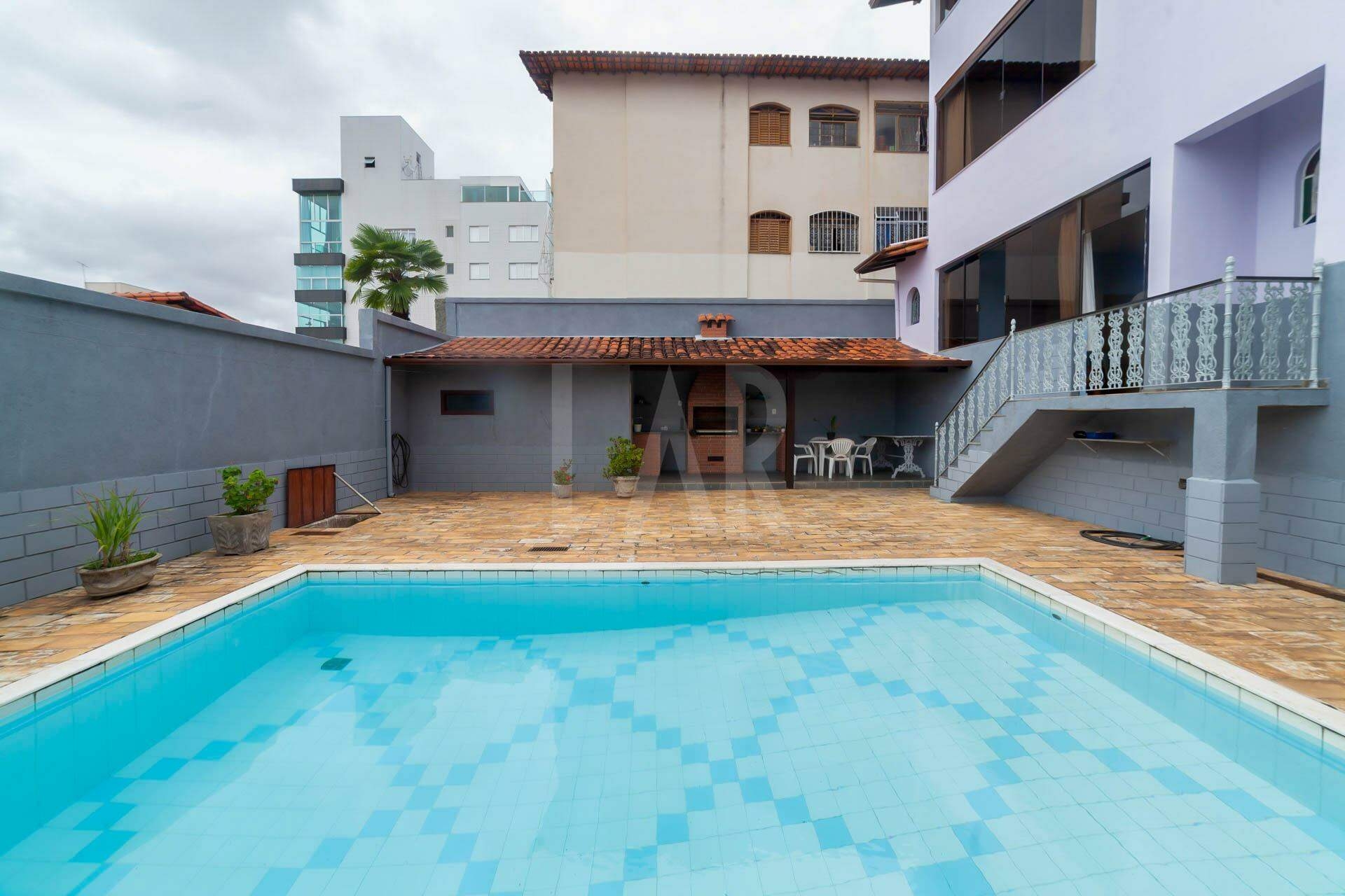 Casa de 4 quartos à venda, Santa Rosa, Belo Horizonte - MG
