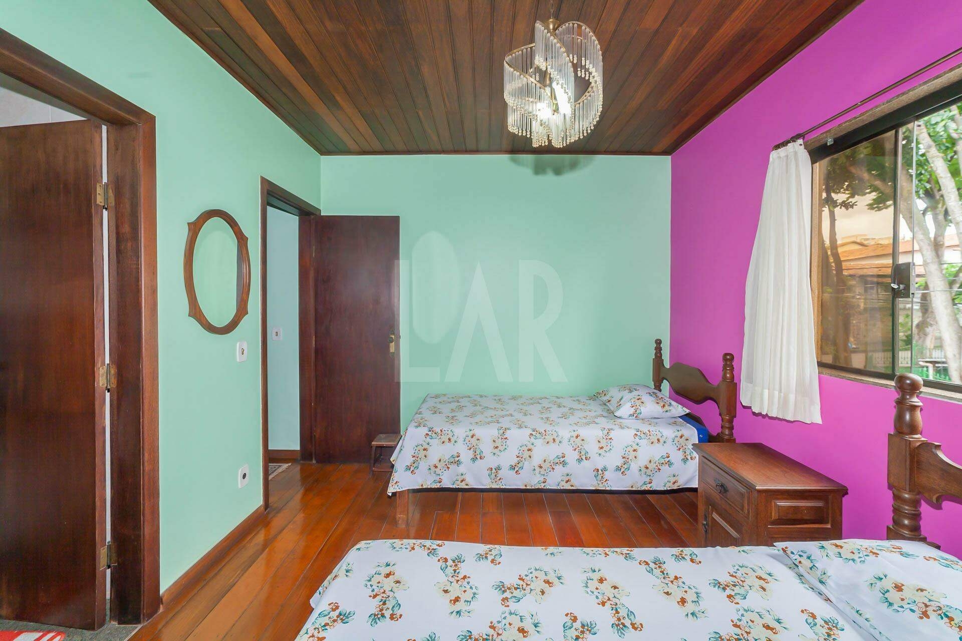 Casa de 4 quartos à venda, Santa Rosa, Belo Horizonte - MG