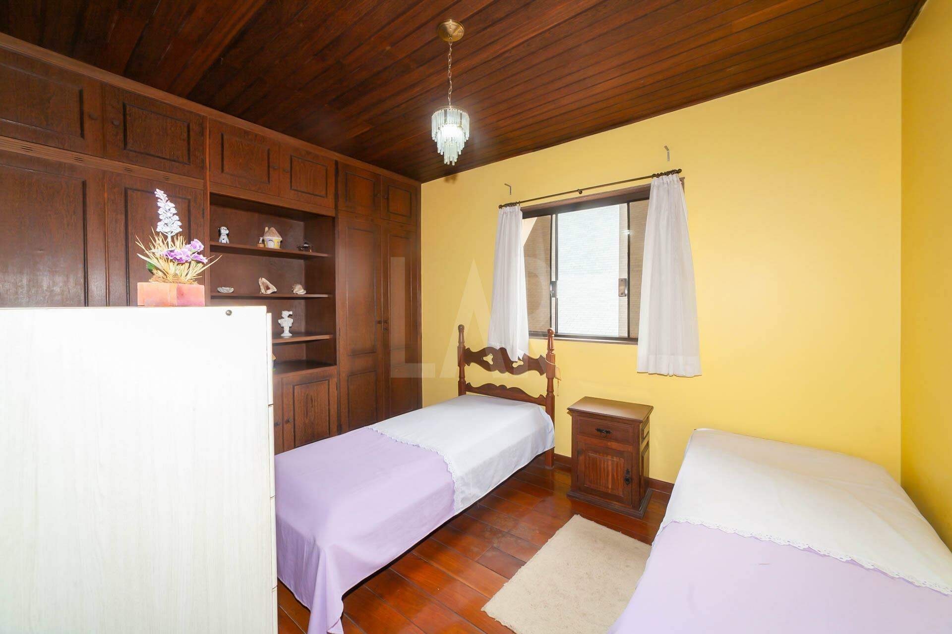 Casa de 4 quartos à venda, Santa Rosa, Belo Horizonte - MG