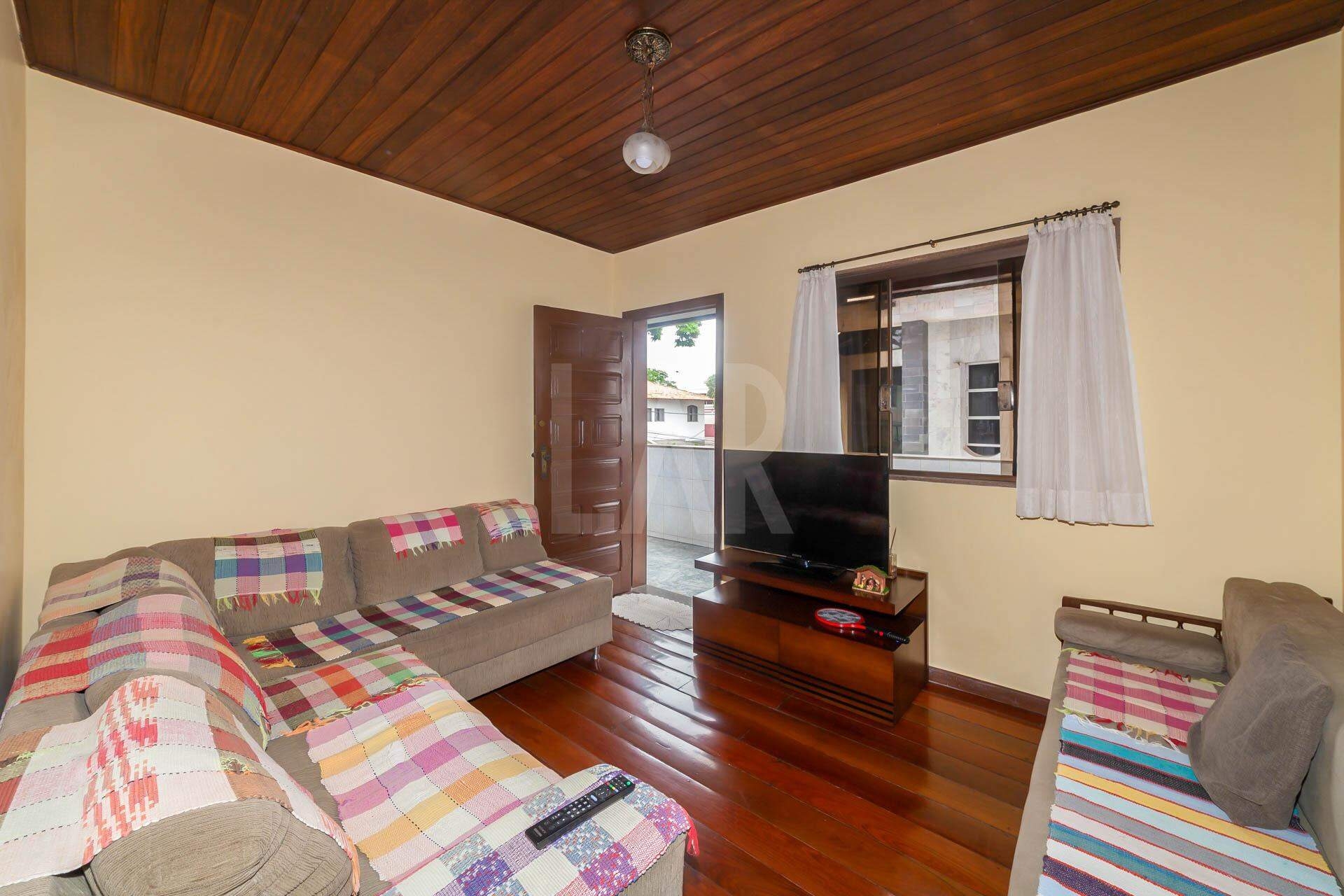 Casa de 4 quartos à venda, Santa Rosa, Belo Horizonte - MG