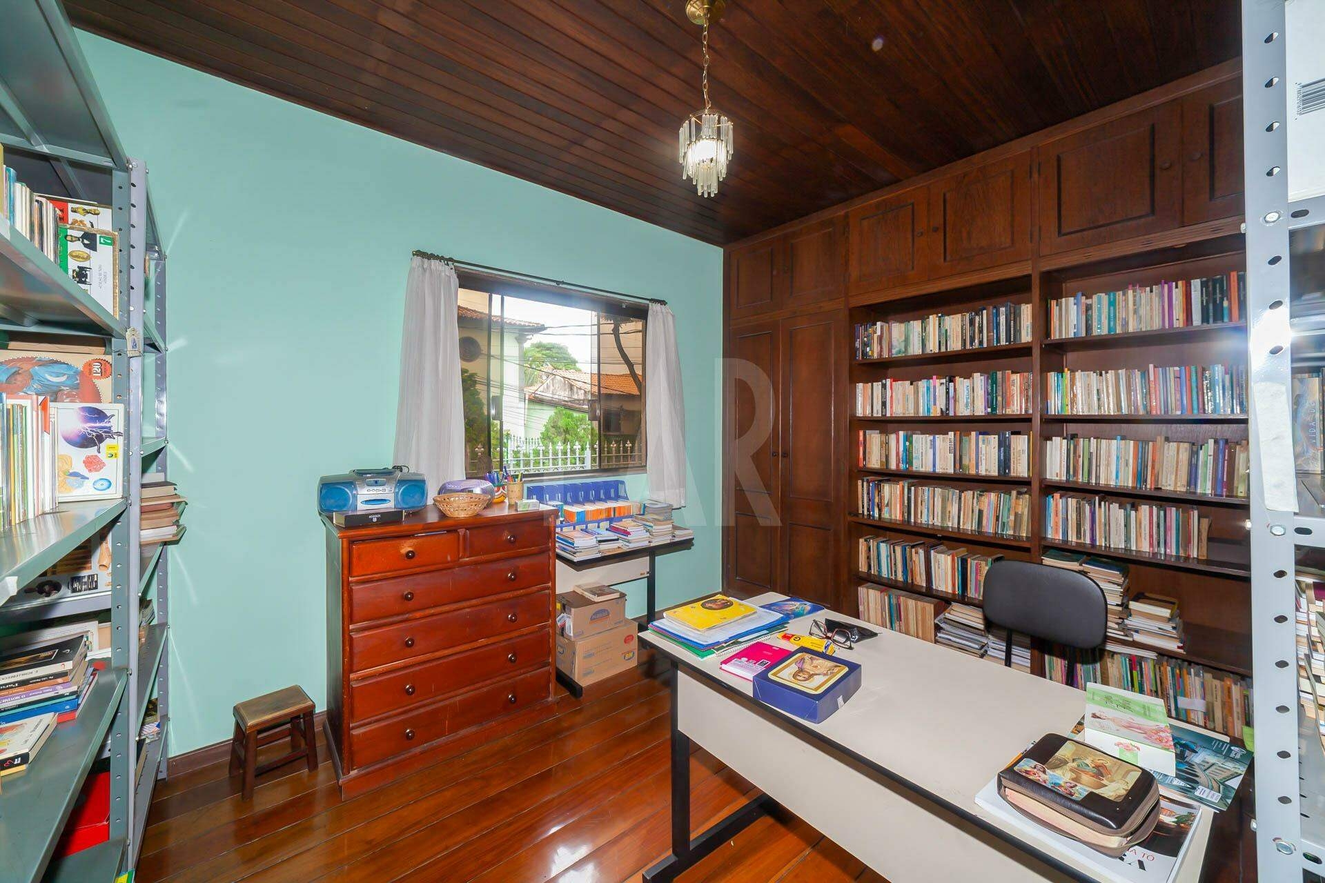 Casa de 4 quartos à venda, Santa Rosa, Belo Horizonte - MG