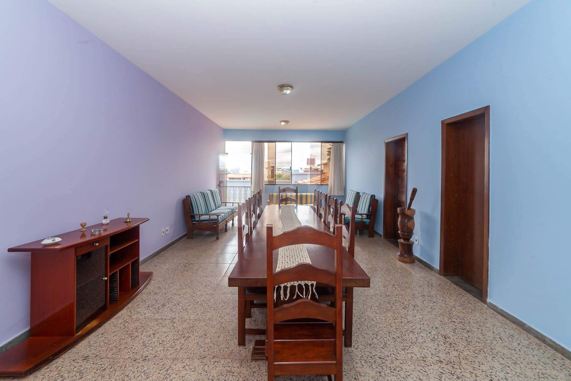 Casa de 4 quartos à venda, Santa Rosa, Belo Horizonte - MG