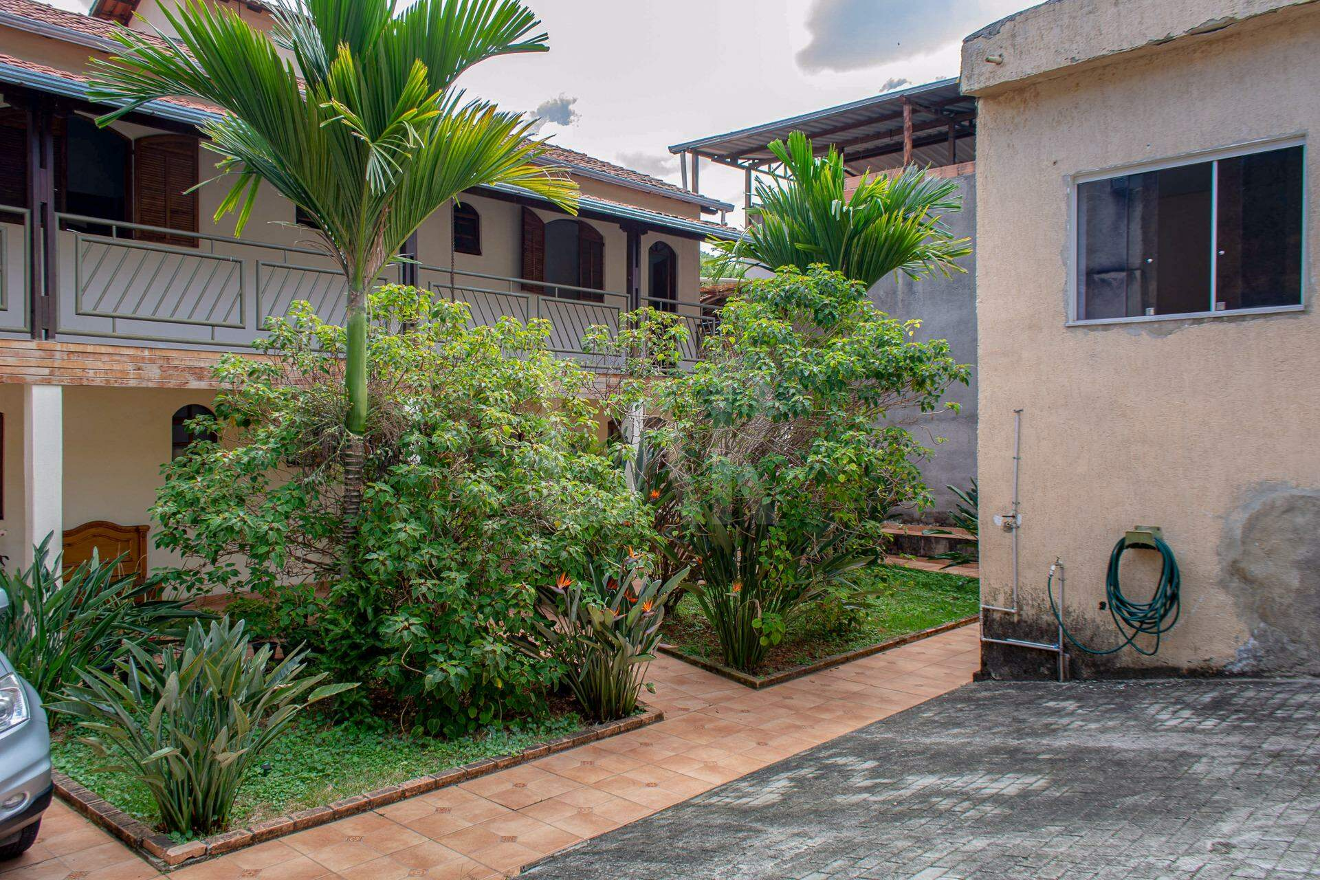 Casa de 6 quartos à venda, Alto Caiçaras, Belo Horizonte - MG
