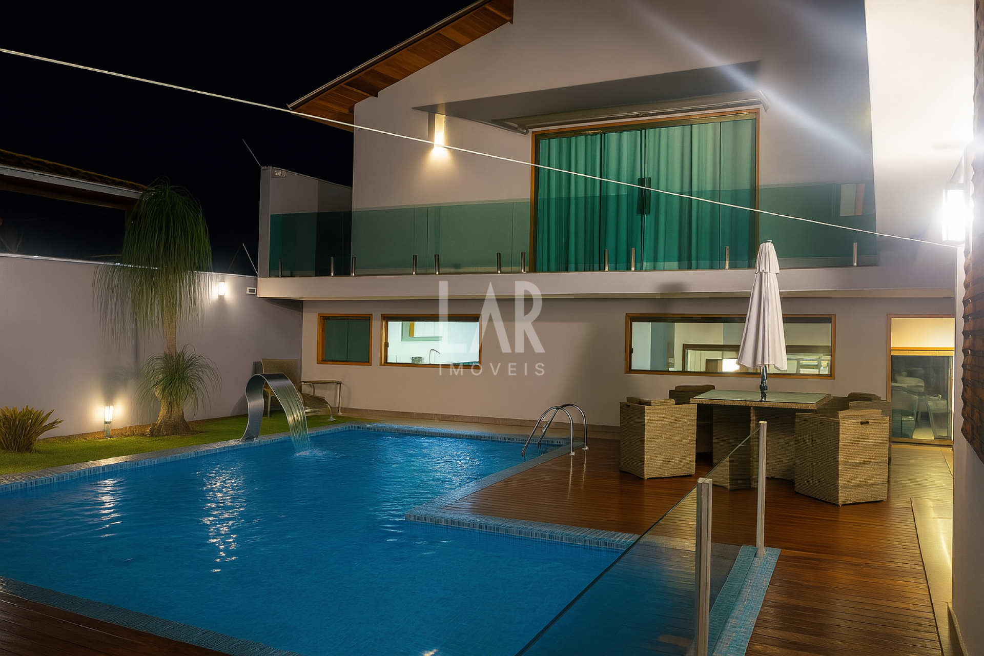 Casa com 5 quartos — Copacabana, Belo Horizonte