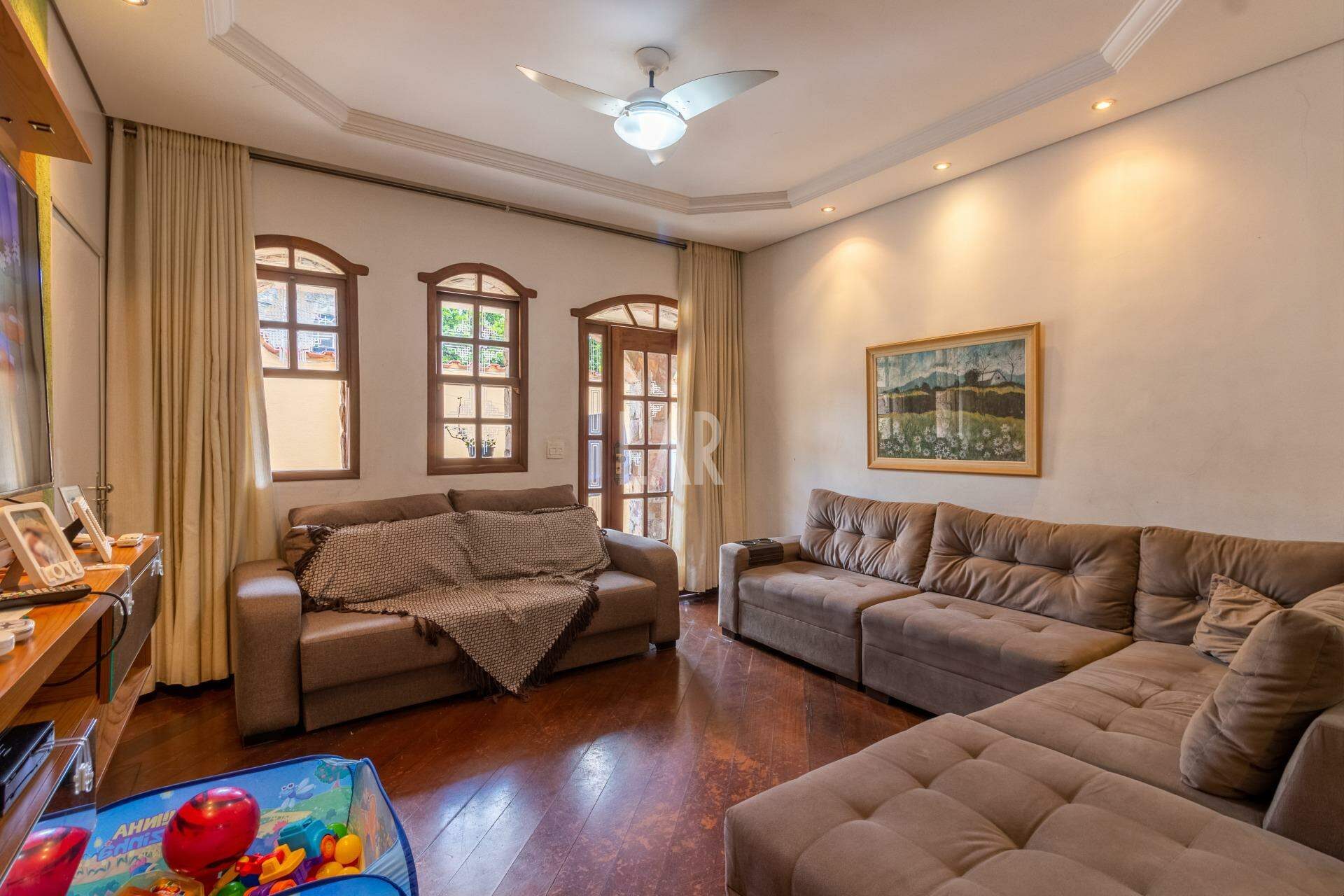 Casa de 4 quartos à venda, João Pinheiro, Belo Horizonte - MG