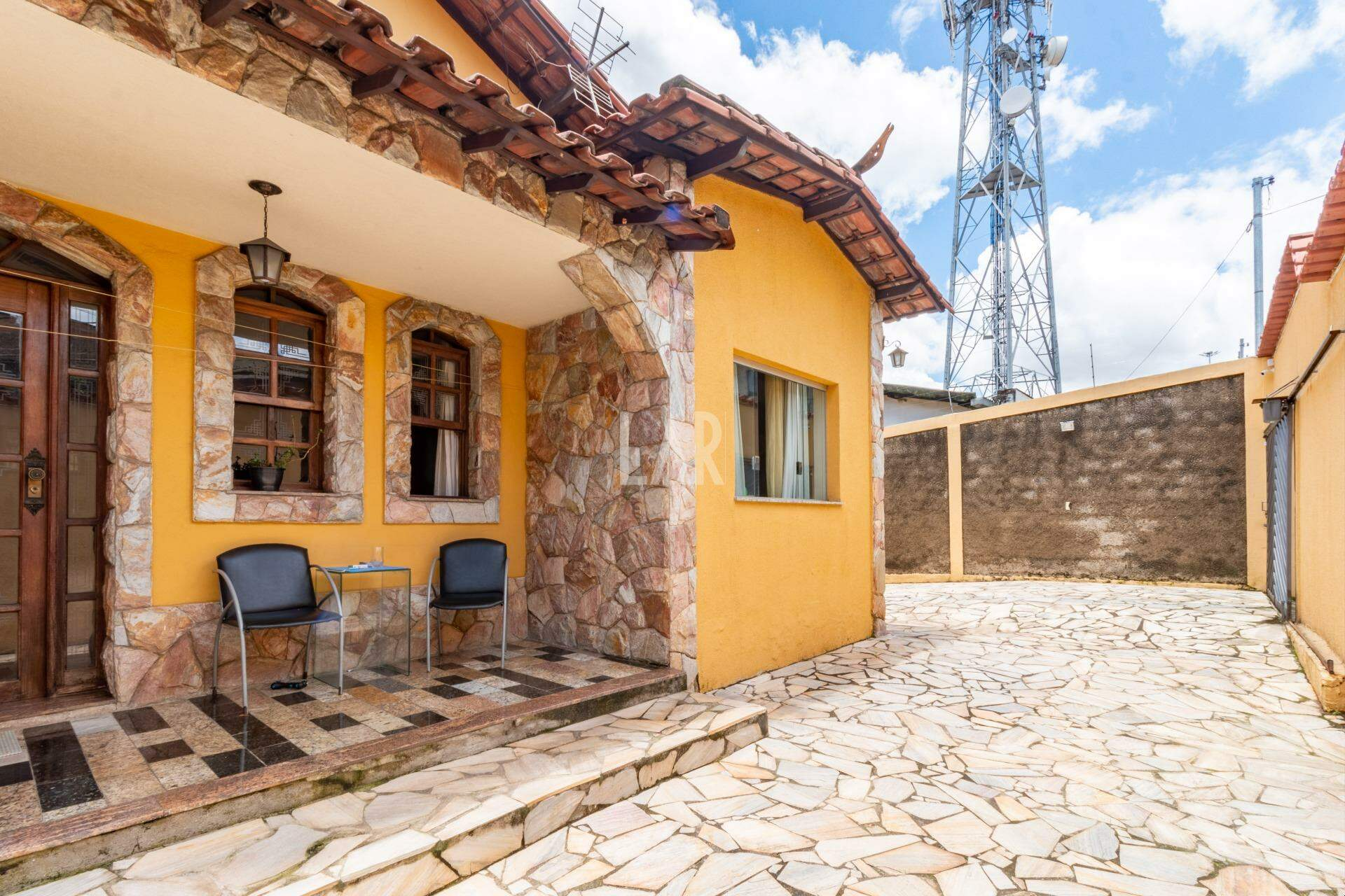 Casa de 4 quartos à venda, João Pinheiro, Belo Horizonte - MG