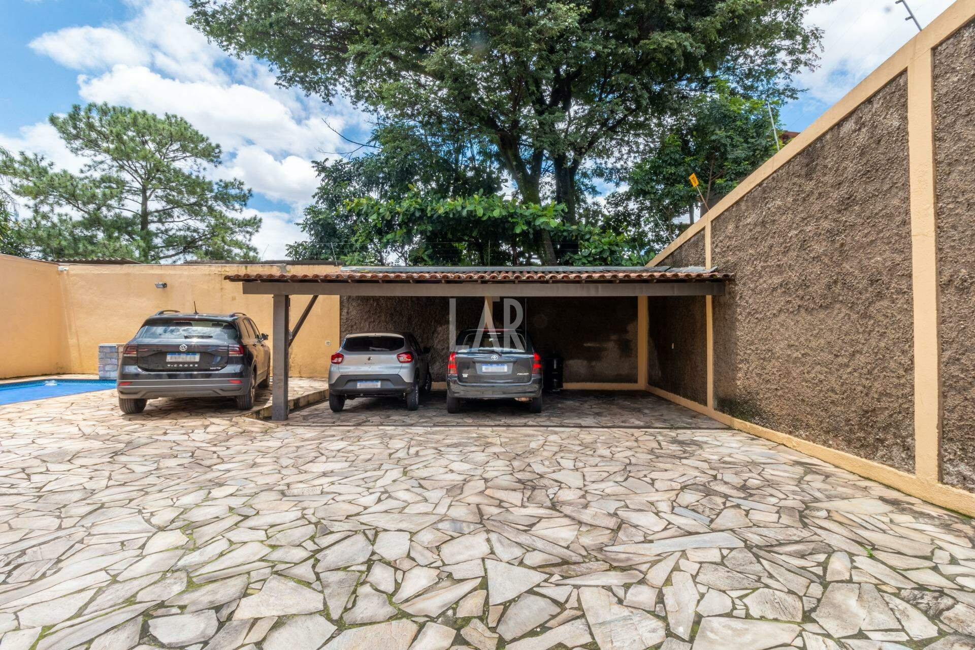 Casa de 4 quartos à venda, João Pinheiro, Belo Horizonte - MG