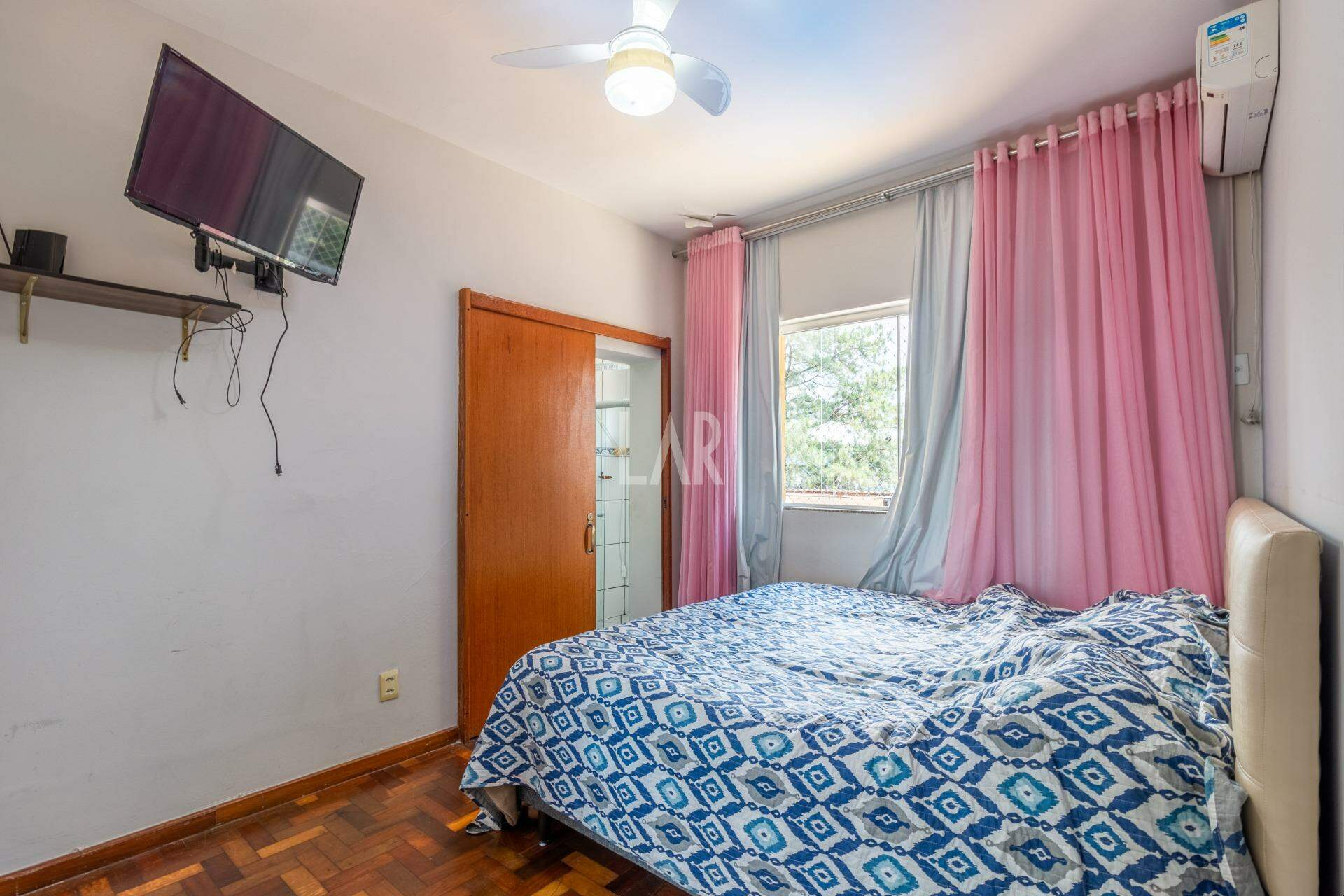 Casa de 4 quartos à venda, João Pinheiro, Belo Horizonte - MG
