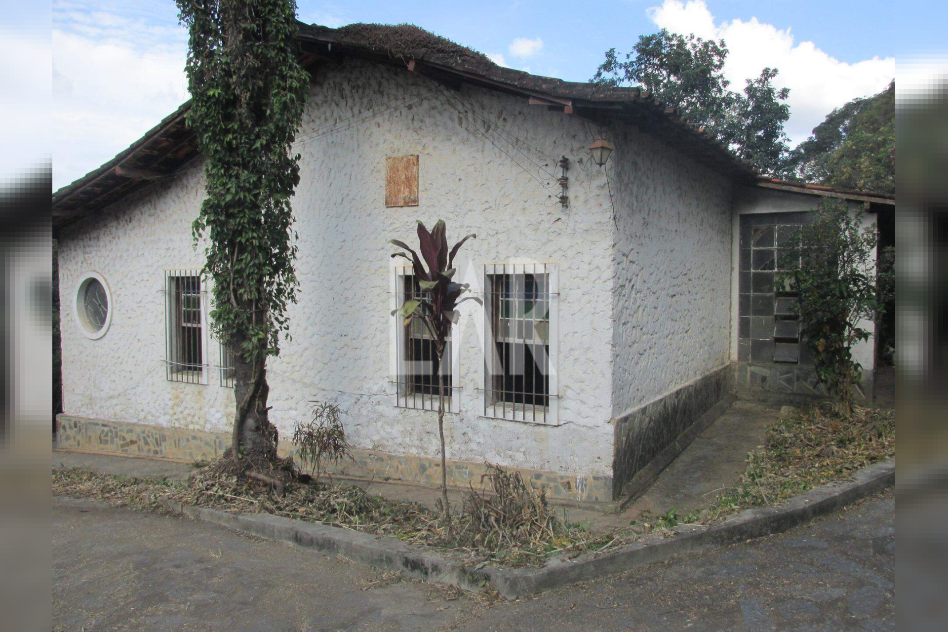 Casa de 4 quartos à venda, Braúnas, Belo Horizonte - MG