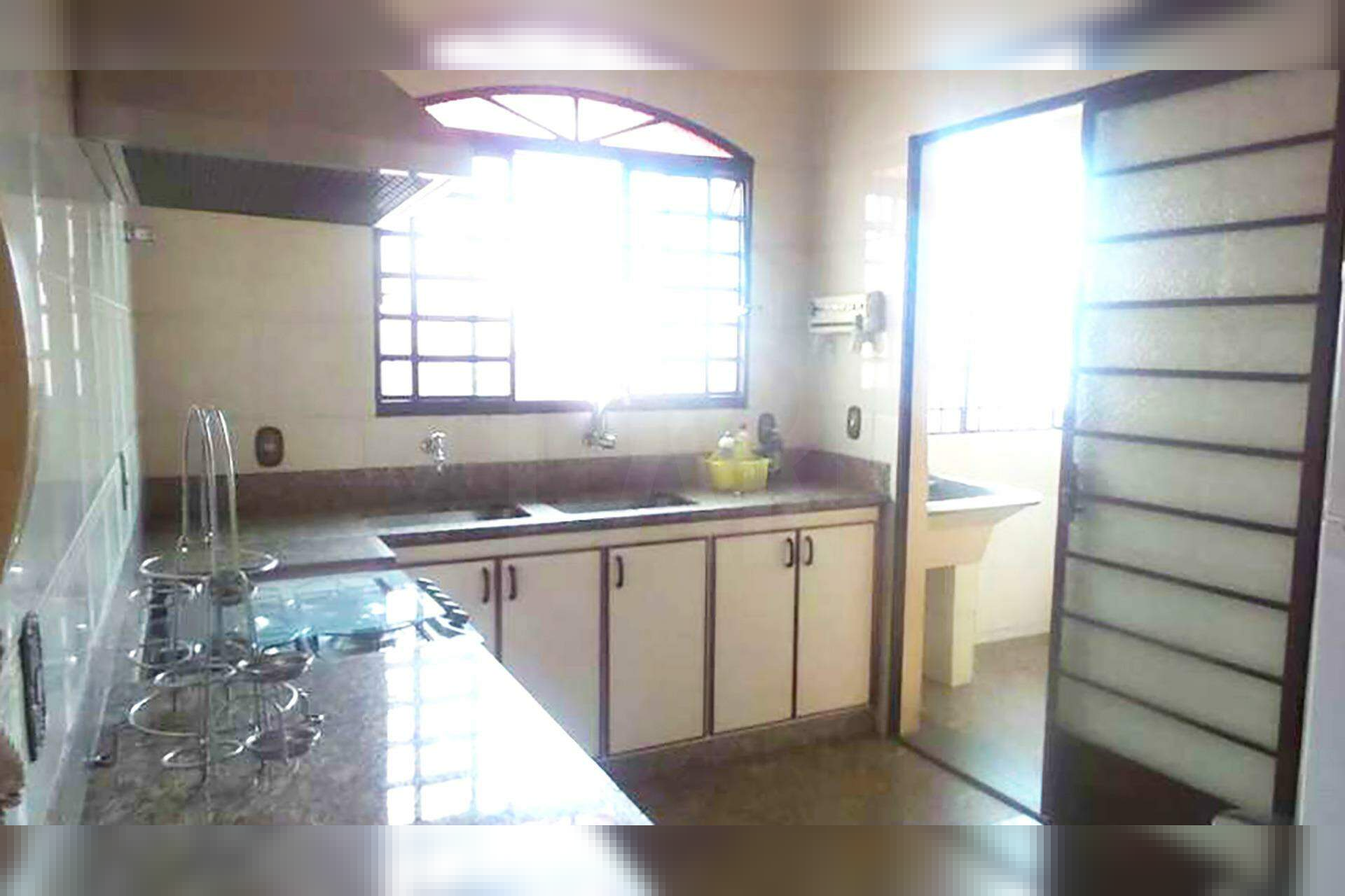 Casa de 3 quartos à venda, Santa Amélia, Belo Horizonte - MG
