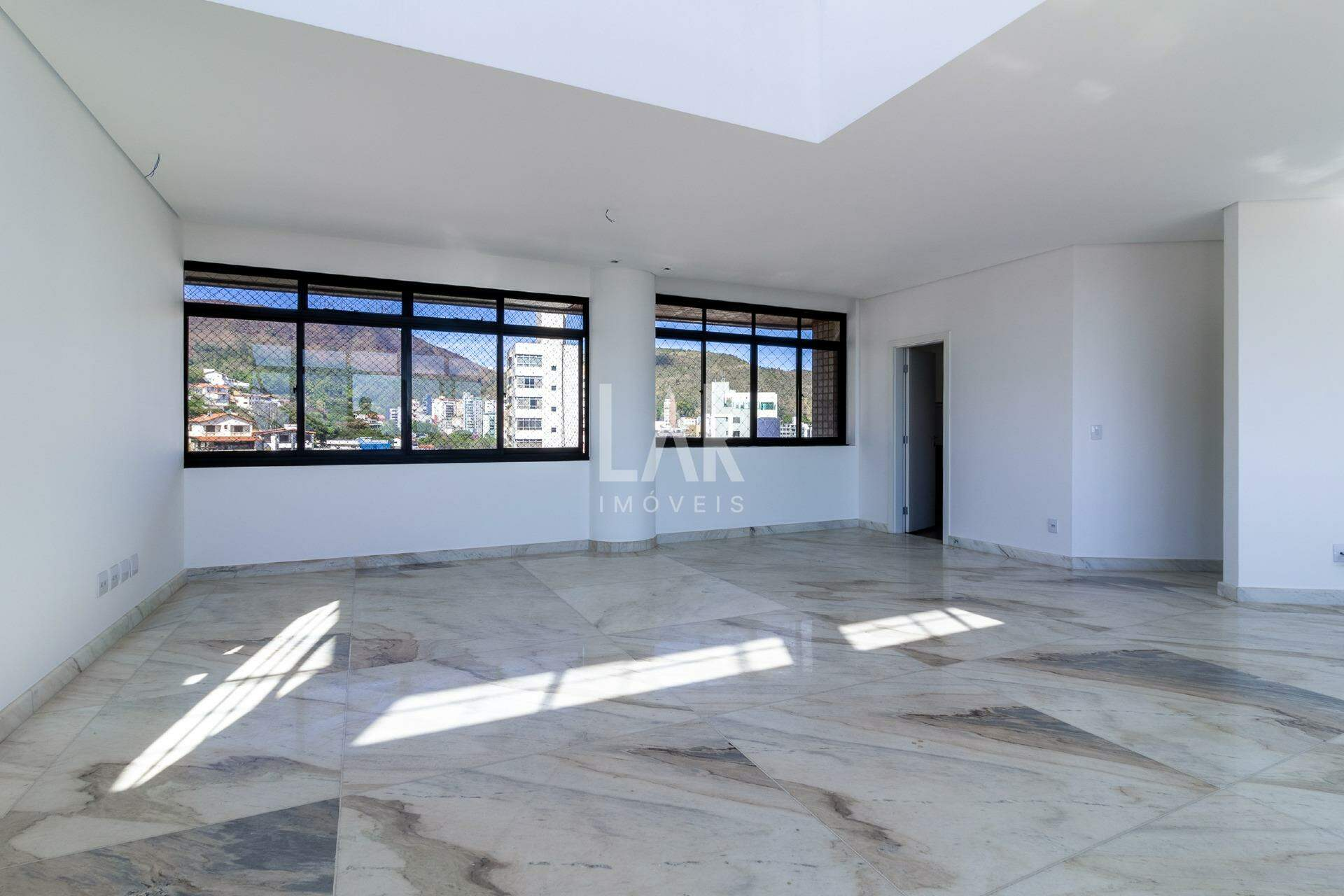 Cobertura de 4 quartos para alugar, Anchieta, Belo Horizonte - MG