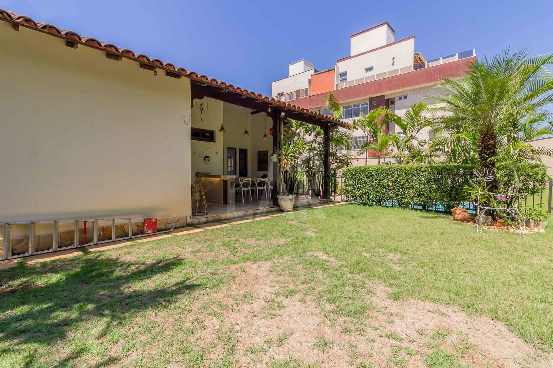 Casa de 6 quartos à venda, Paquetá, Belo Horizonte - MG