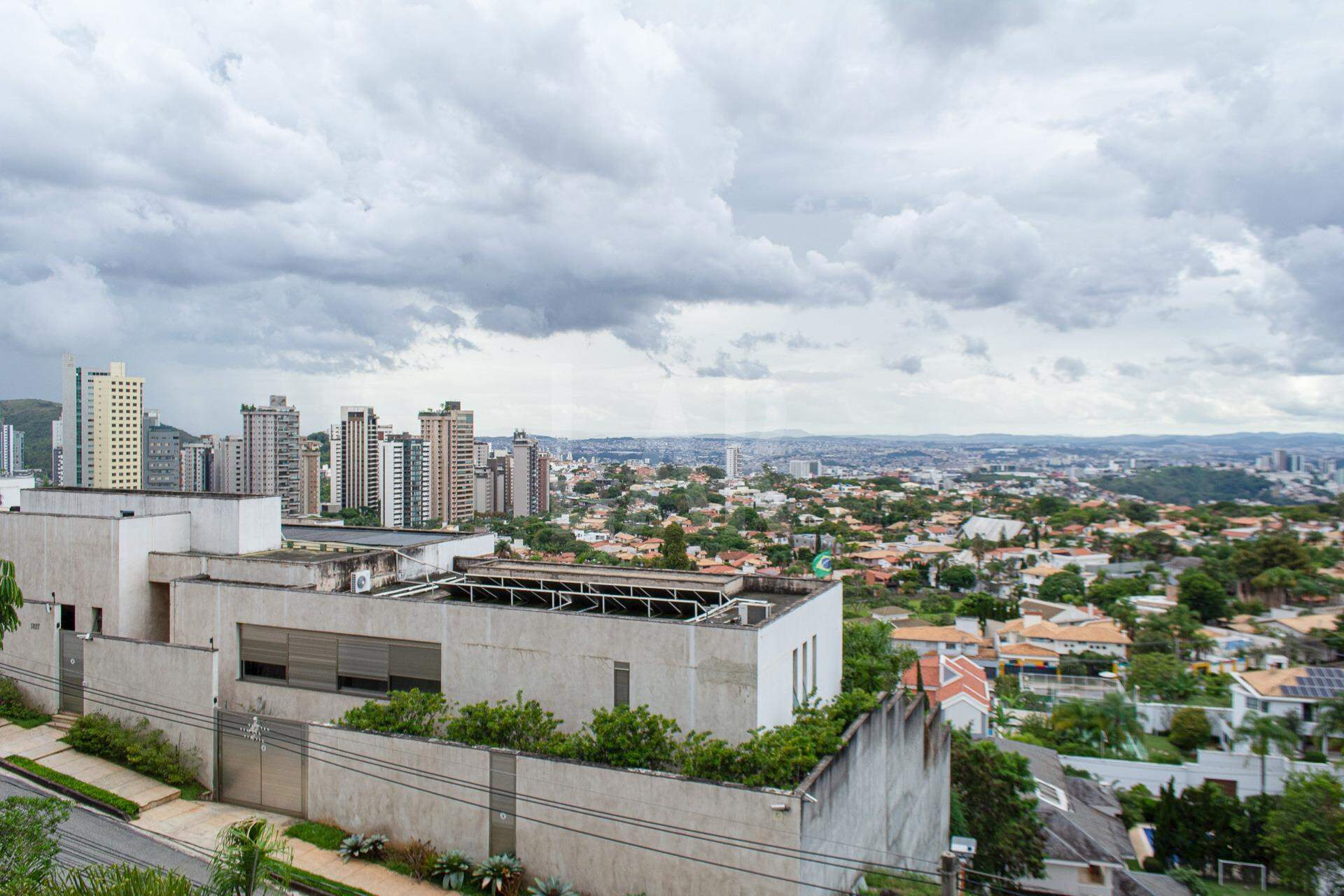 Casa de 4 quartos para alugar, Belvedere, Belo Horizonte - MG