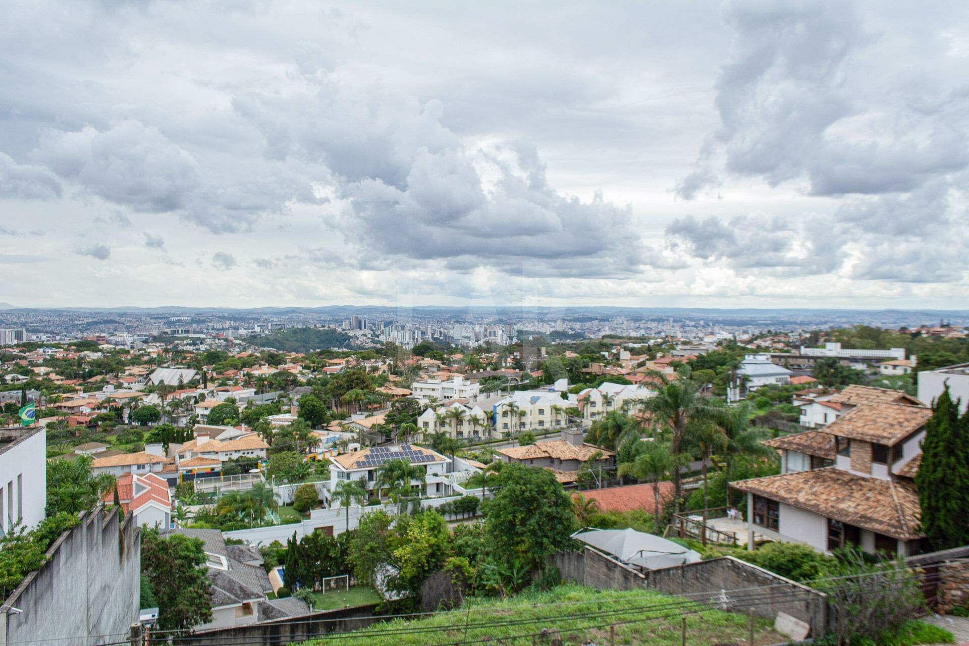 Casa de 4 quartos para alugar, Belvedere, Belo Horizonte - MG
