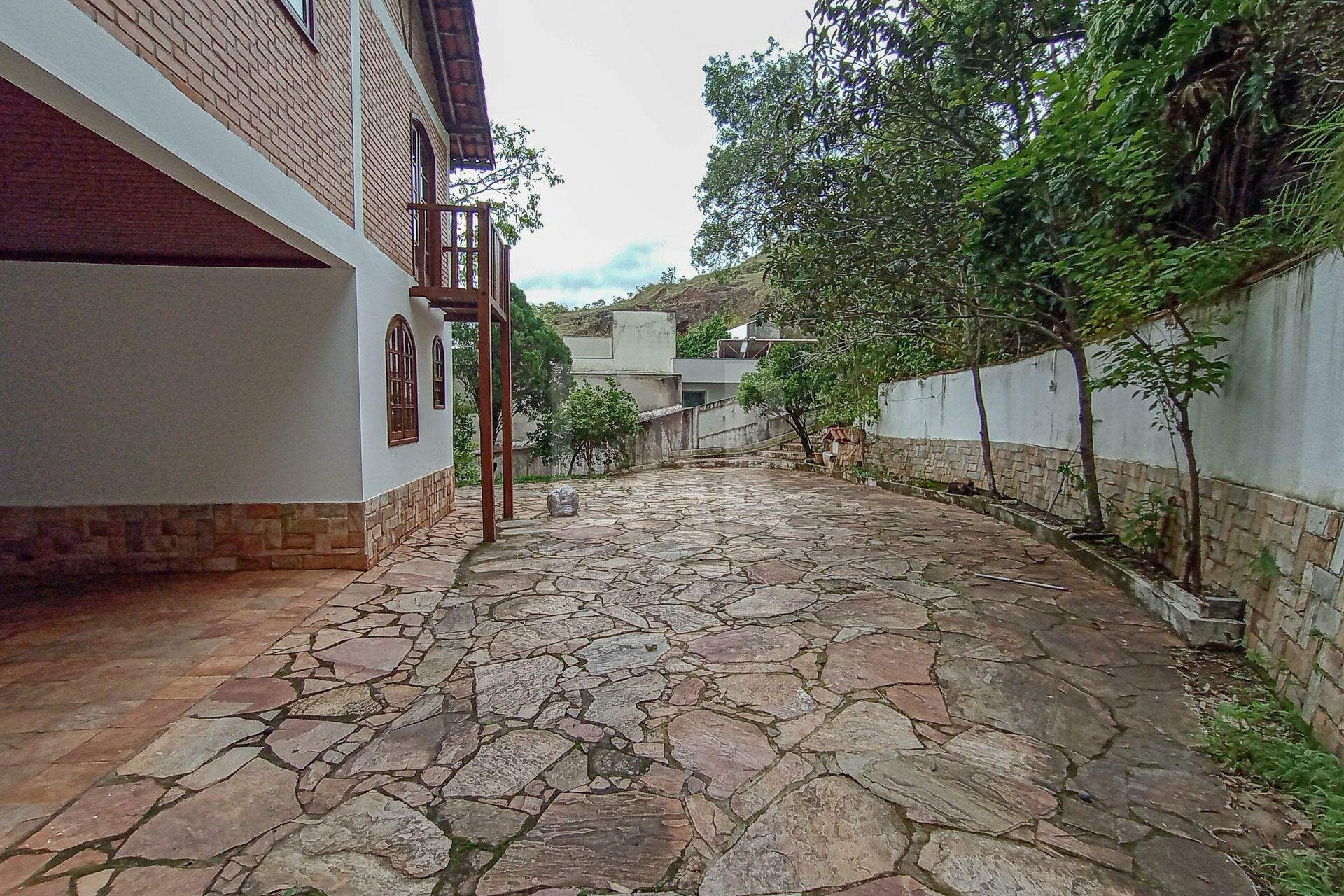 Casa de 4 quartos para alugar, Belvedere, Belo Horizonte - MG