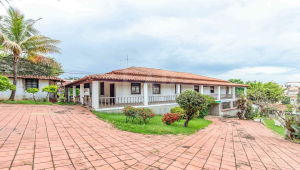Casas à venda em Jardim Atlântico