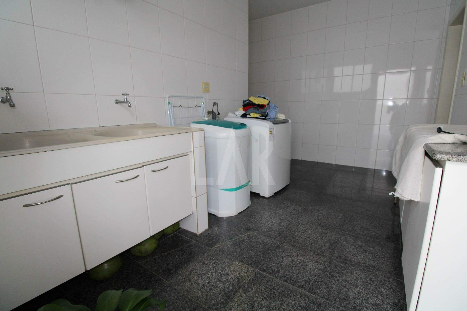 Casa de 5 quartos à venda, São Luiz, Belo Horizonte - MG