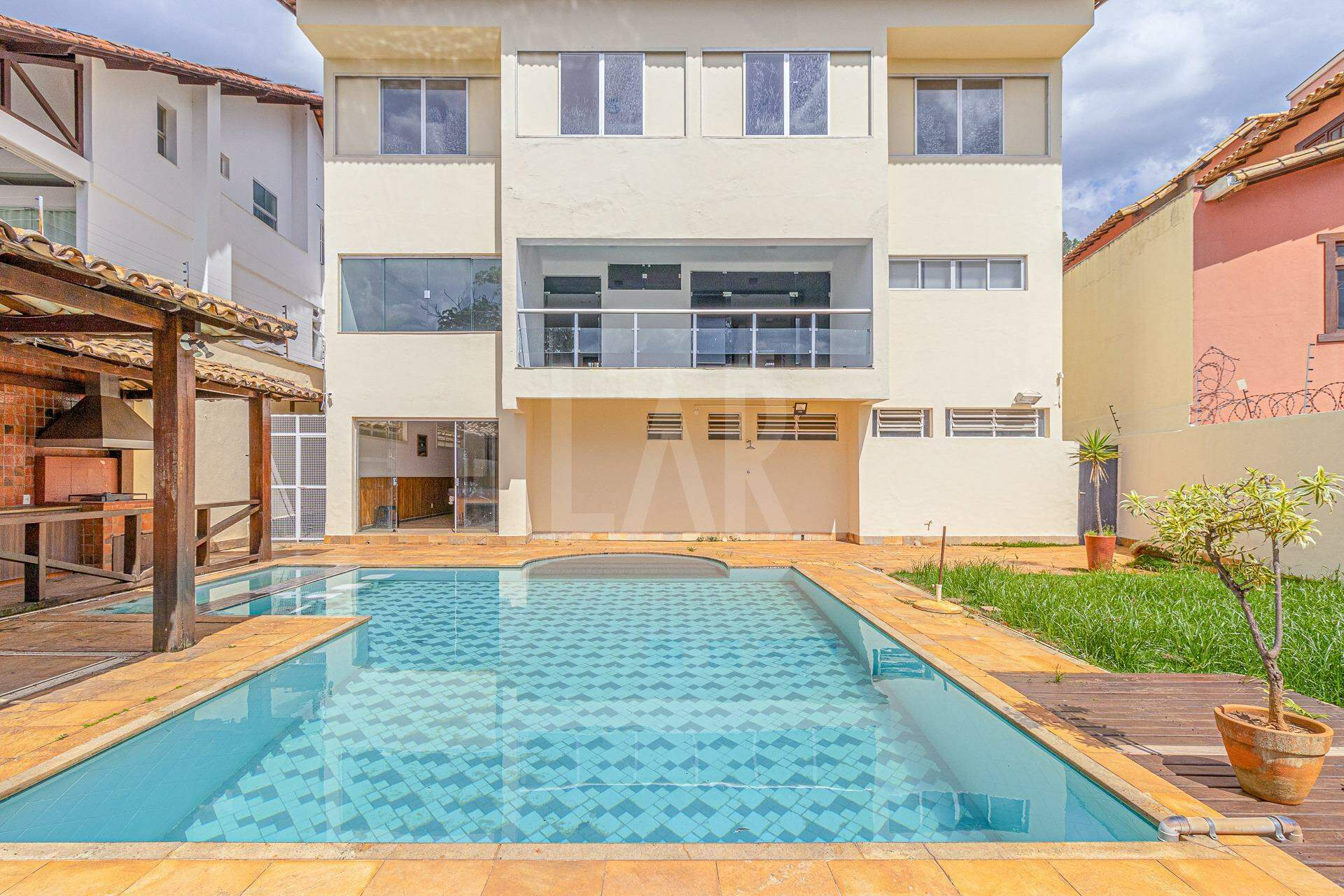 Casa de 4 quartos à venda, Mangabeiras, Belo Horizonte - MG