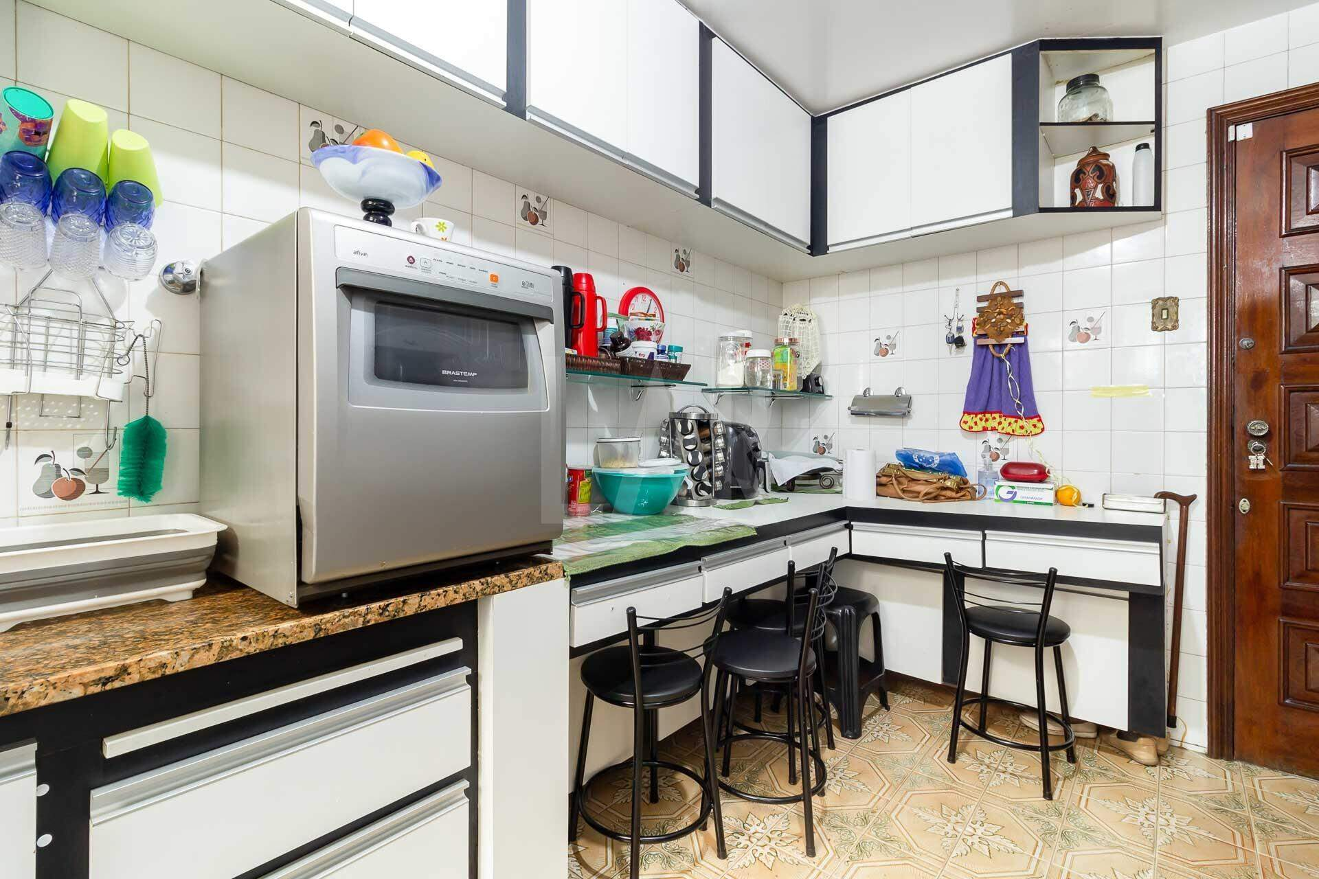 Casa de 4 quartos para alugar, Colégio Batista, Belo Horizonte - MG