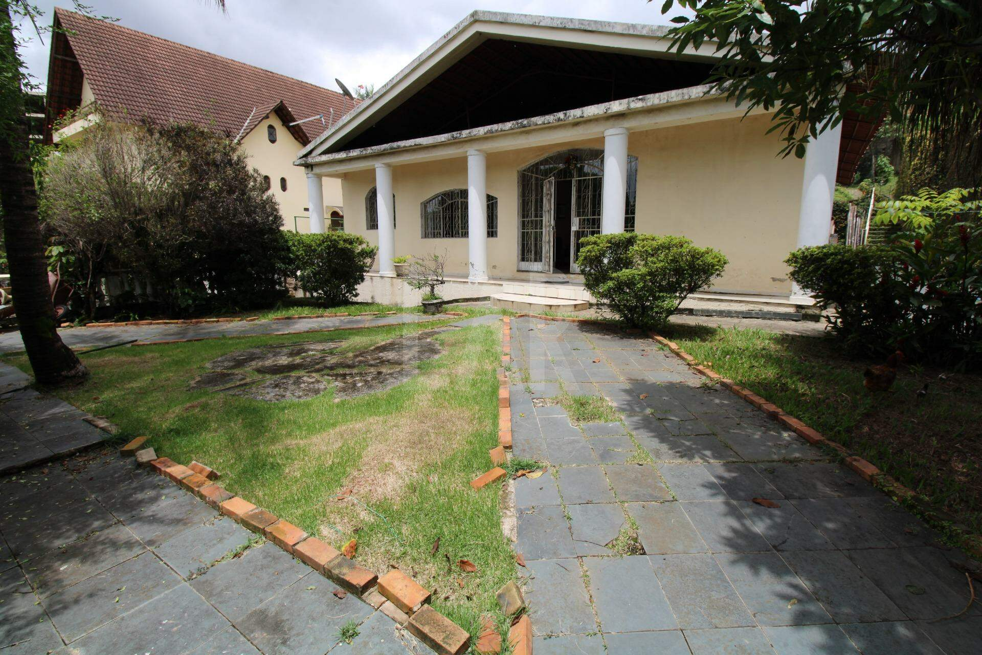 Casa de 5 quartos à venda, São Luiz, Belo Horizonte - MG
