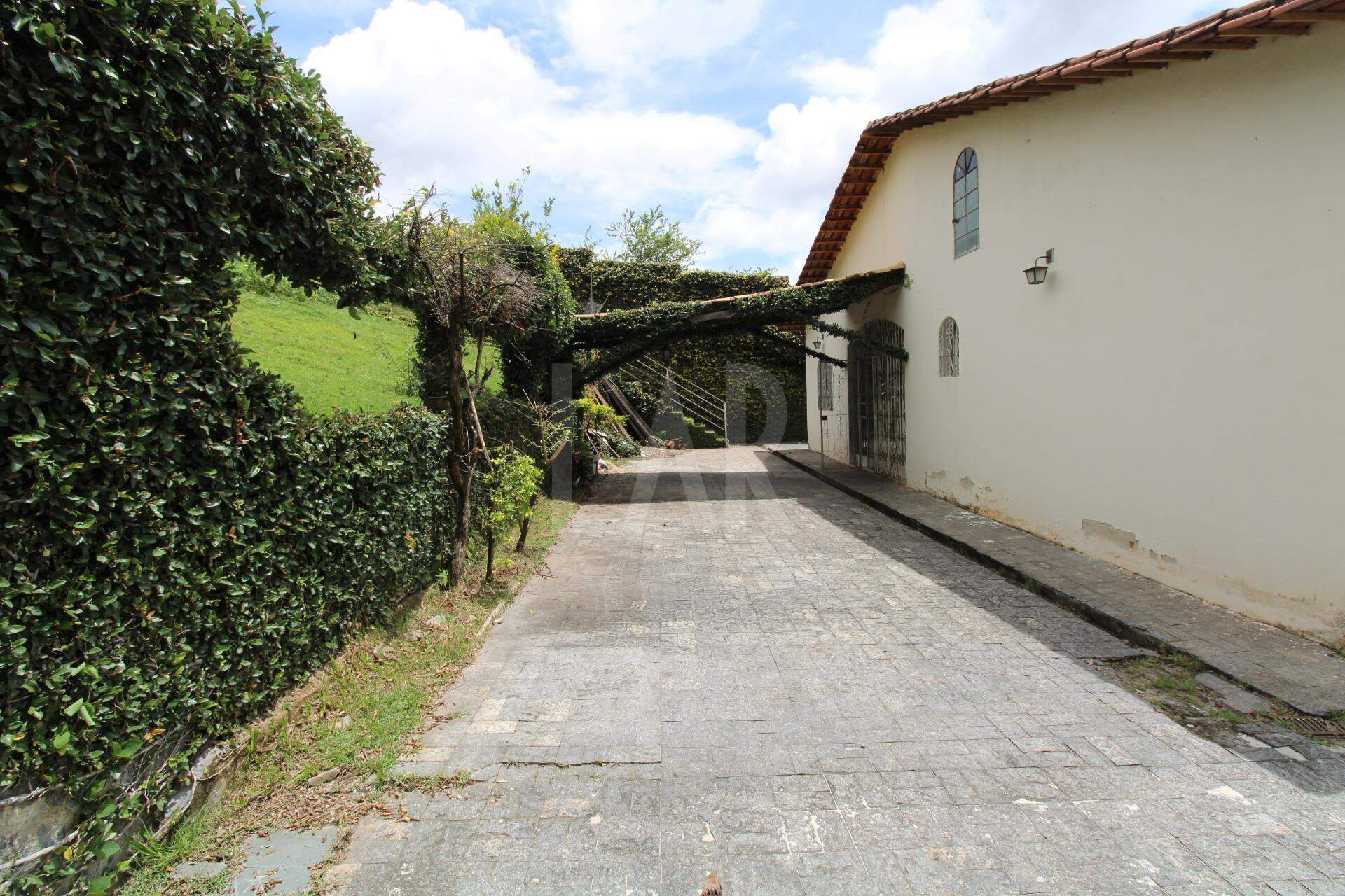 Casa de 5 quartos à venda, São Luiz, Belo Horizonte - MG