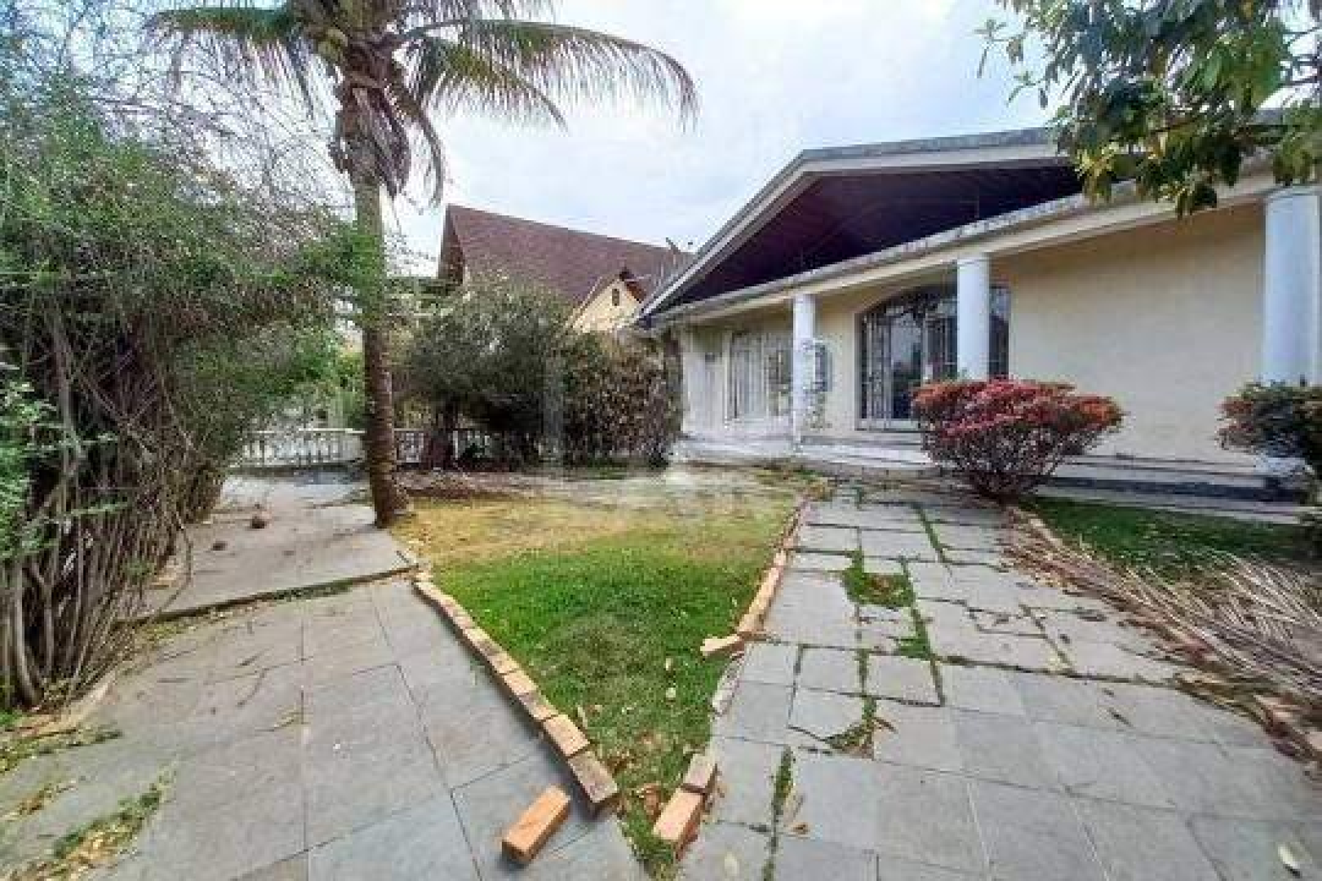 Casa de 5 quartos à venda, São Luiz, Belo Horizonte - MG
