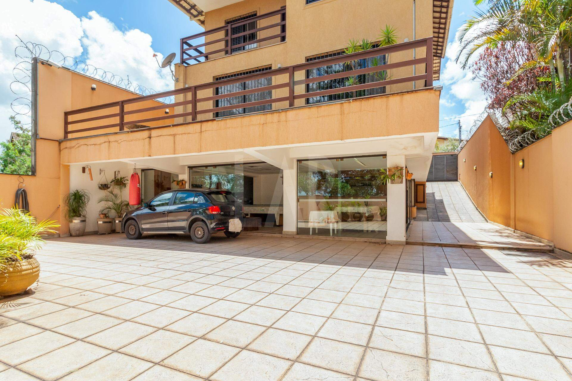 Casa de 4 quartos à venda, Belvedere, Belo Horizonte - MG