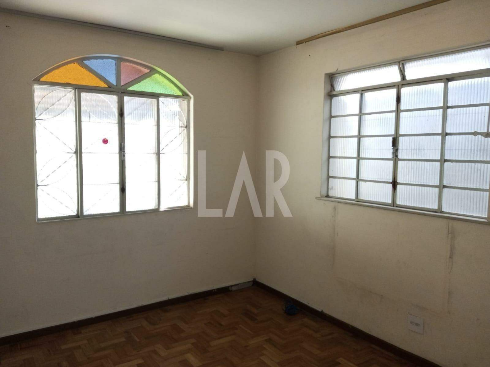 Casa de 4 quartos à venda, Aparecida, Belo Horizonte - MG