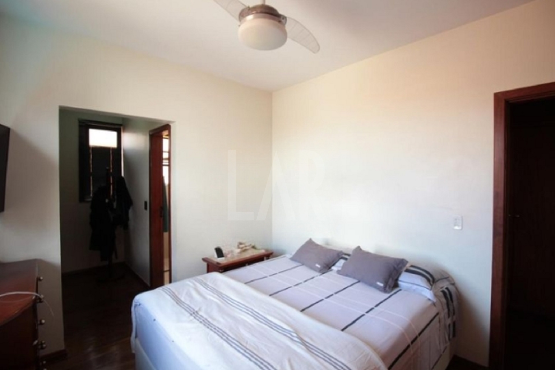 Casa de 4 quartos à venda, Santa Rosa, Belo Horizonte - MG