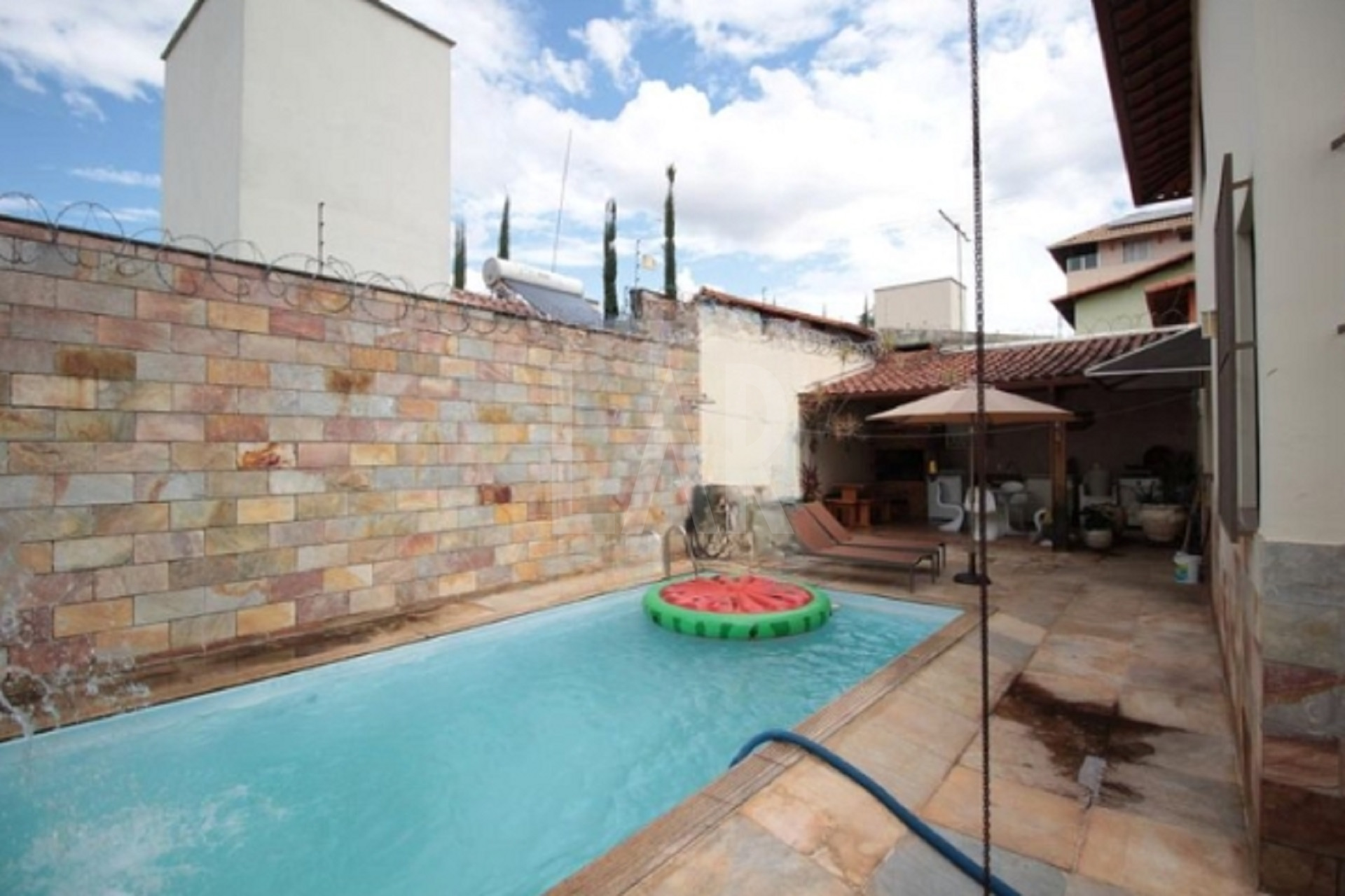 Casa de 4 quartos à venda, Santa Rosa, Belo Horizonte - MG