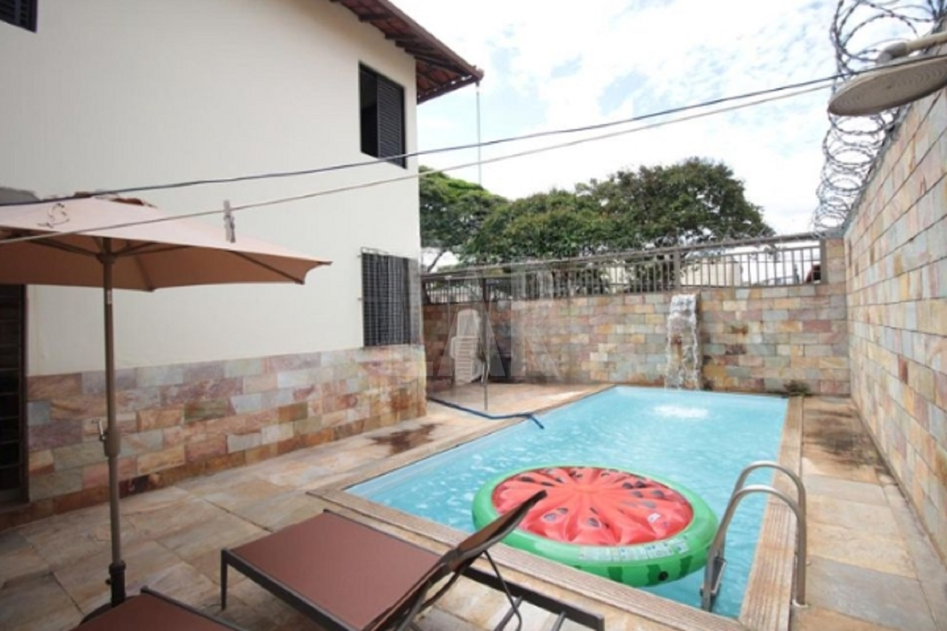 Casa de 4 quartos à venda, Santa Rosa, Belo Horizonte - MG