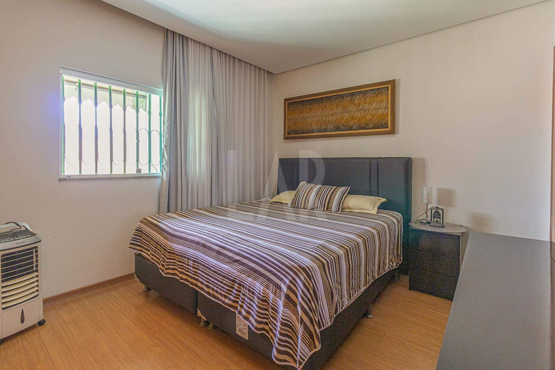 Casa de 4 quartos à venda, Bonfim, Belo Horizonte - MG