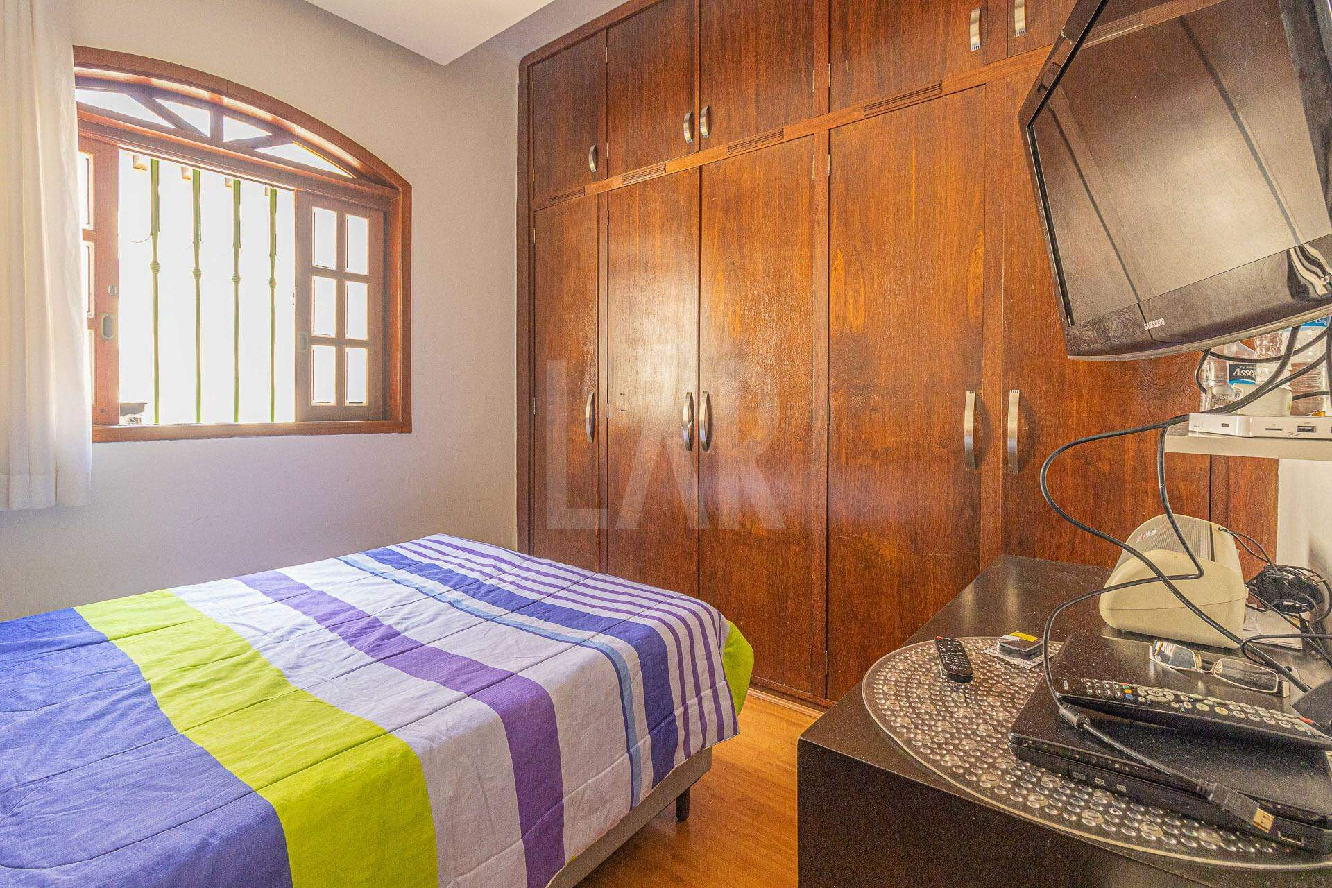 Casa de 4 quartos à venda, Bonfim, Belo Horizonte - MG