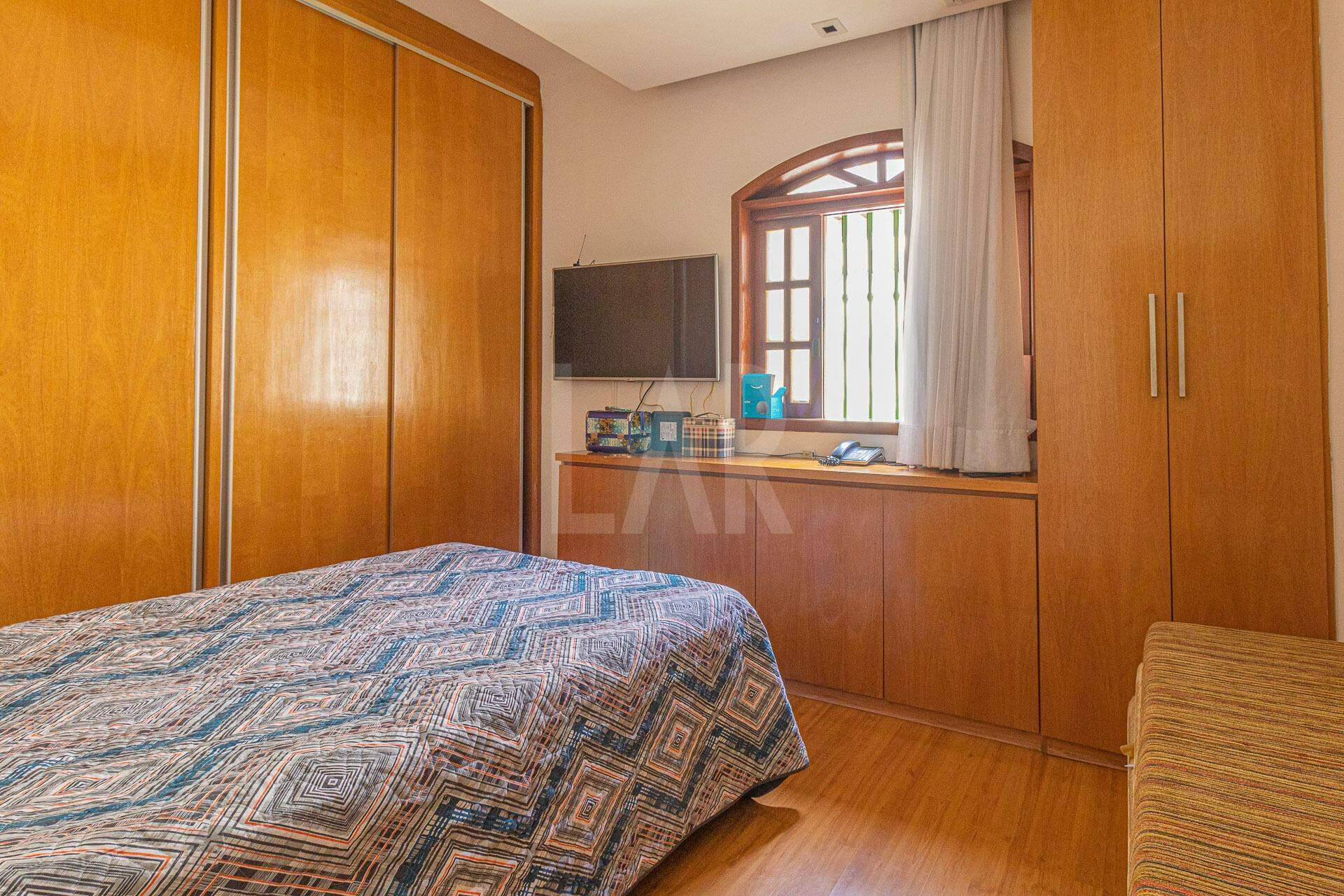 Casa de 4 quartos à venda, Bonfim, Belo Horizonte - MG