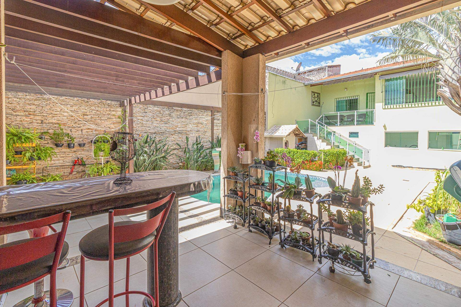 Casa de 4 quartos à venda, Bonfim, Belo Horizonte - MG