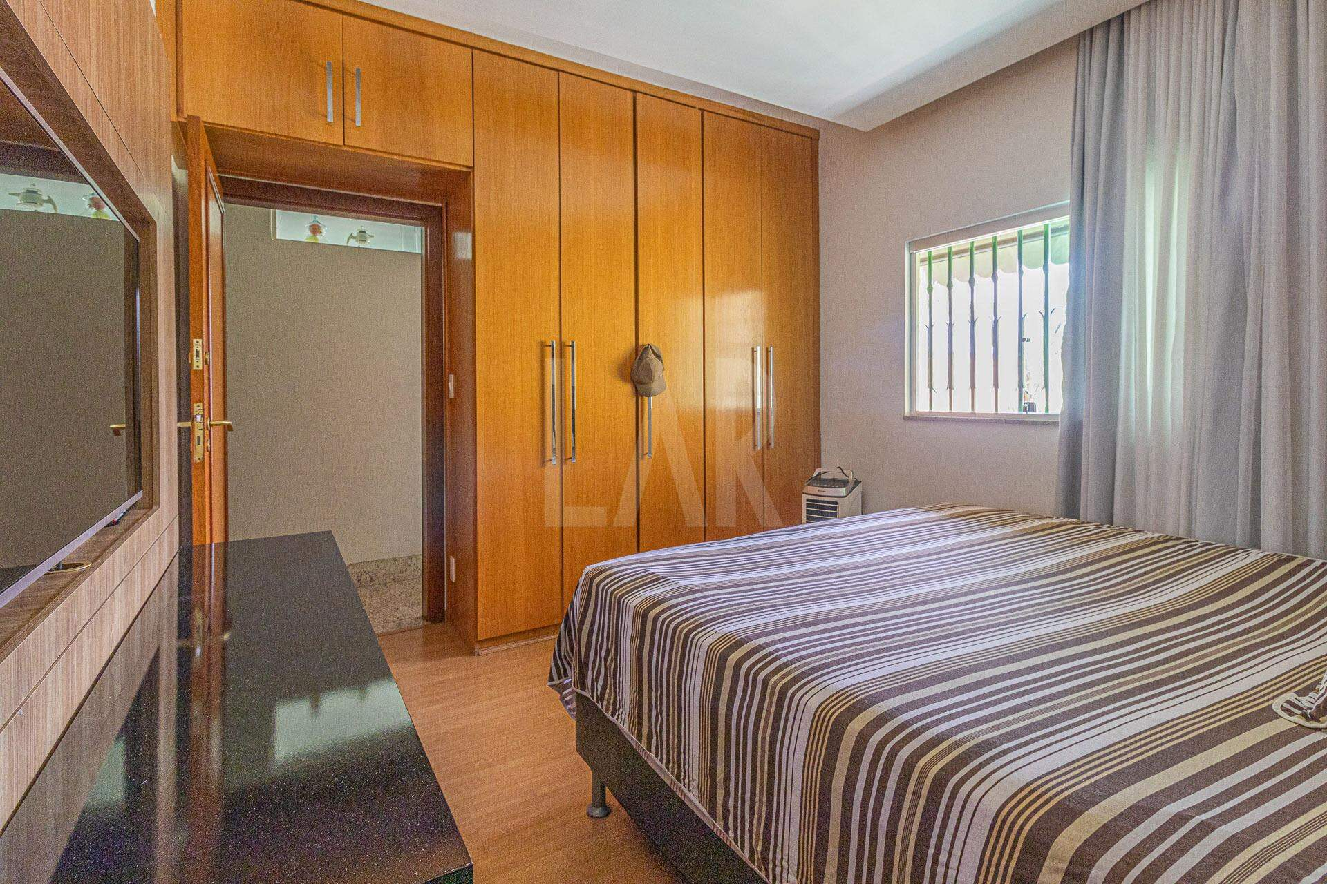 Casa de 4 quartos à venda, Bonfim, Belo Horizonte - MG