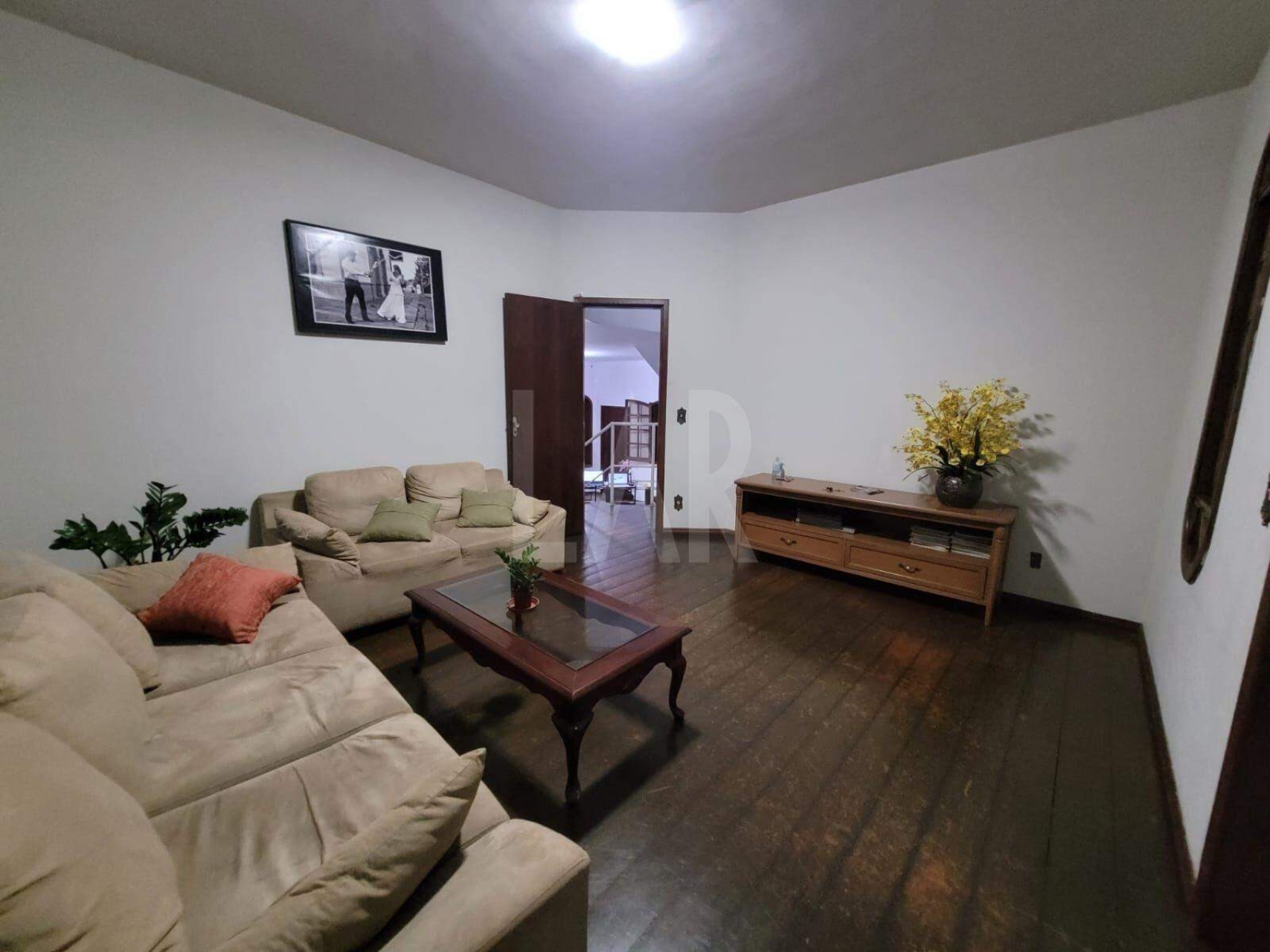 Casa de 4 quartos à venda, Santa Rosa, Belo Horizonte - MG