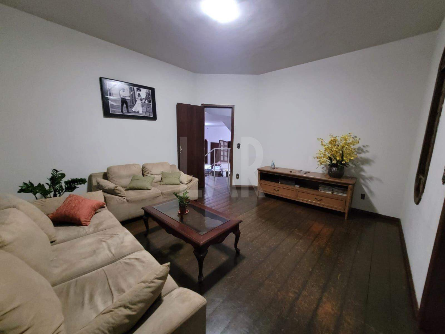 Casa de 4 quartos à venda, Santa Rosa, Belo Horizonte - MG