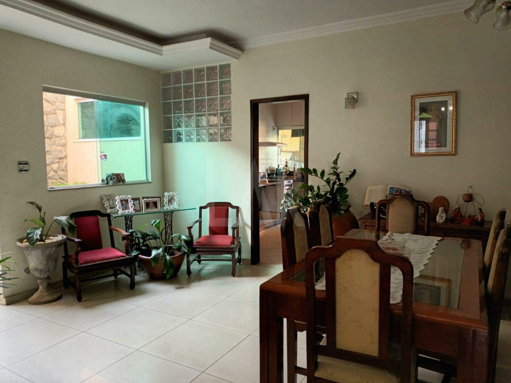 Casa de 3 quartos à venda, Califórnia, Belo Horizonte - MG