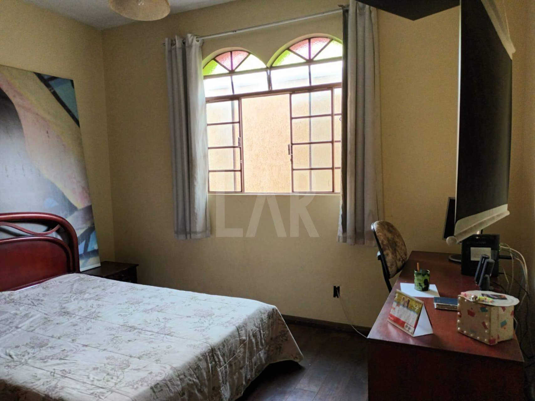 Casa de 3 quartos à venda, Califórnia, Belo Horizonte - MG