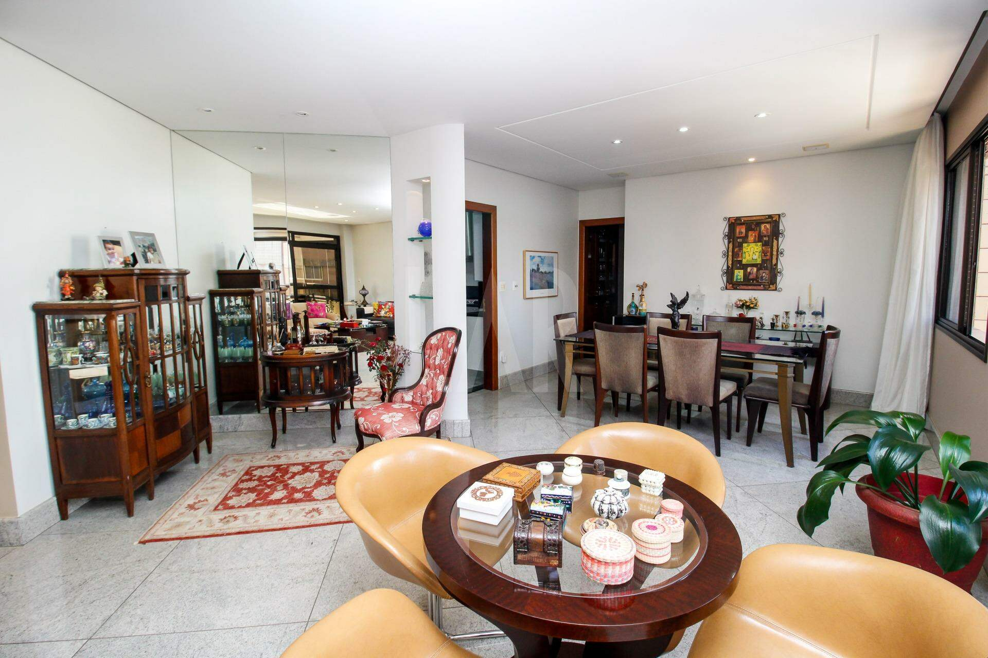 Apartamento de 4 quartos à venda, Funcionários, Belo Horizonte - MG