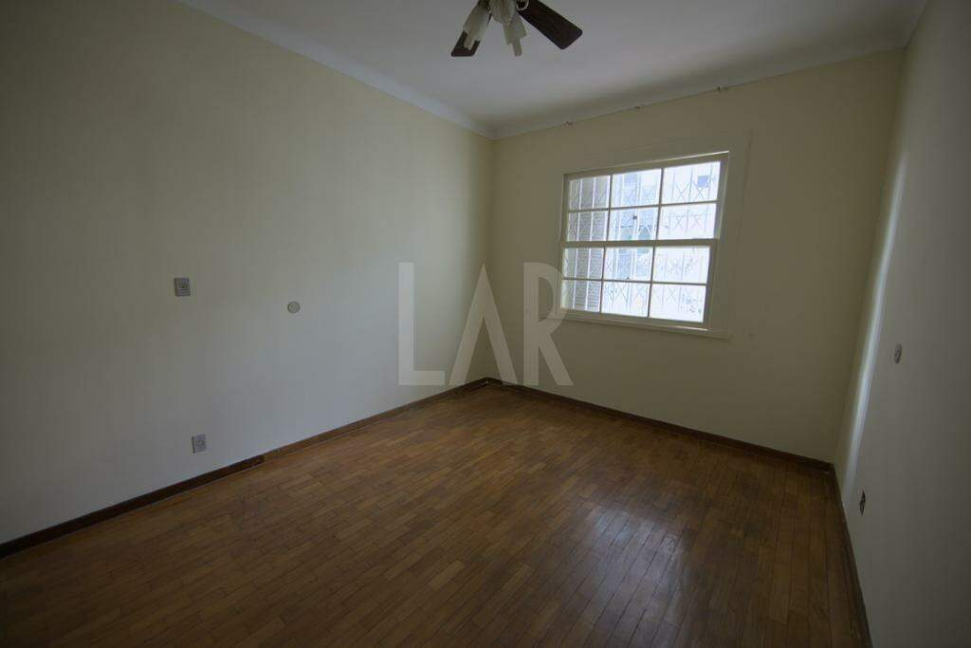Casa Comercial de 3 quartos para alugar, Santa Efigênia, Belo Horizonte - MG