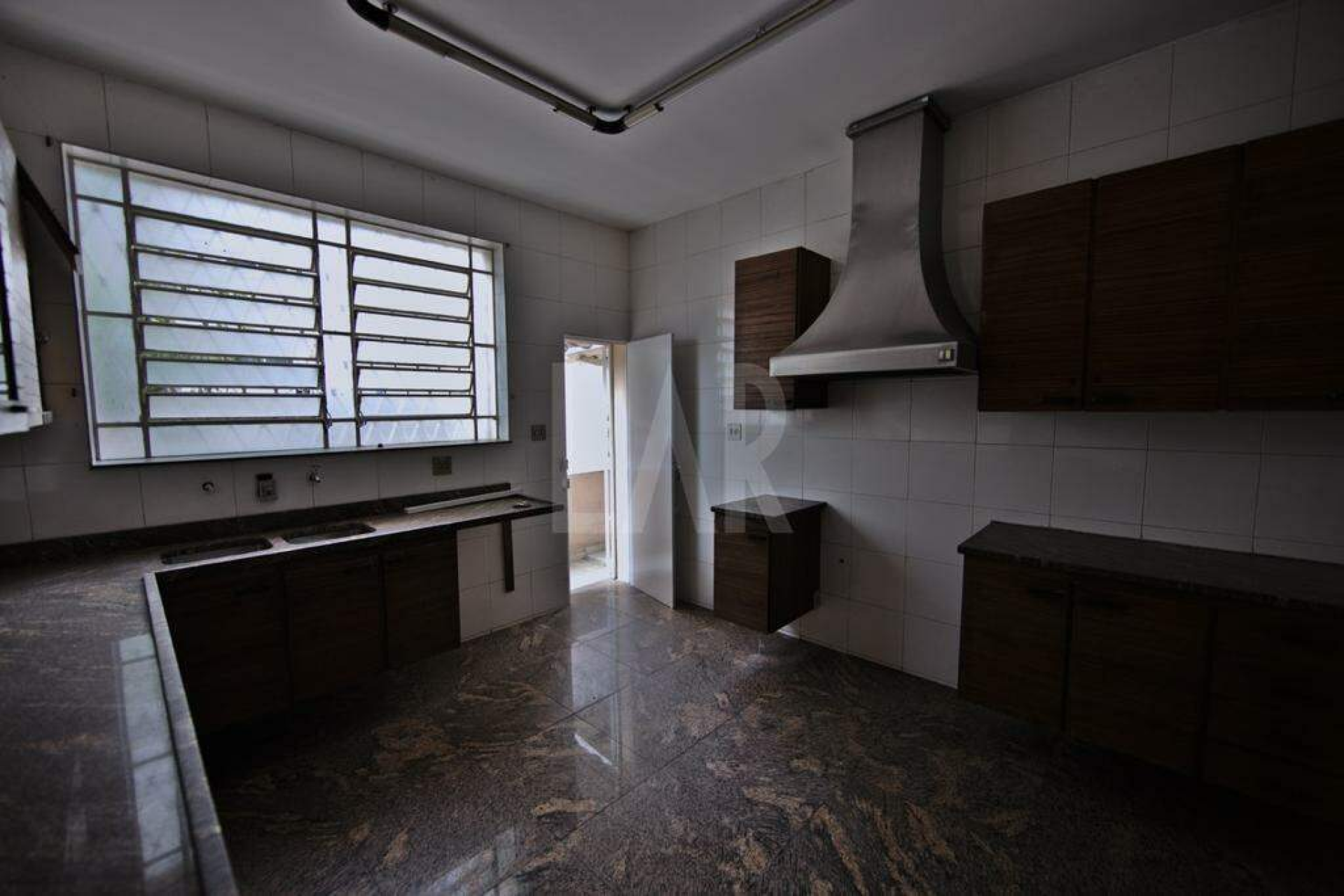 Casa Comercial de 3 quartos para alugar, Santa Efigênia, Belo Horizonte - MG