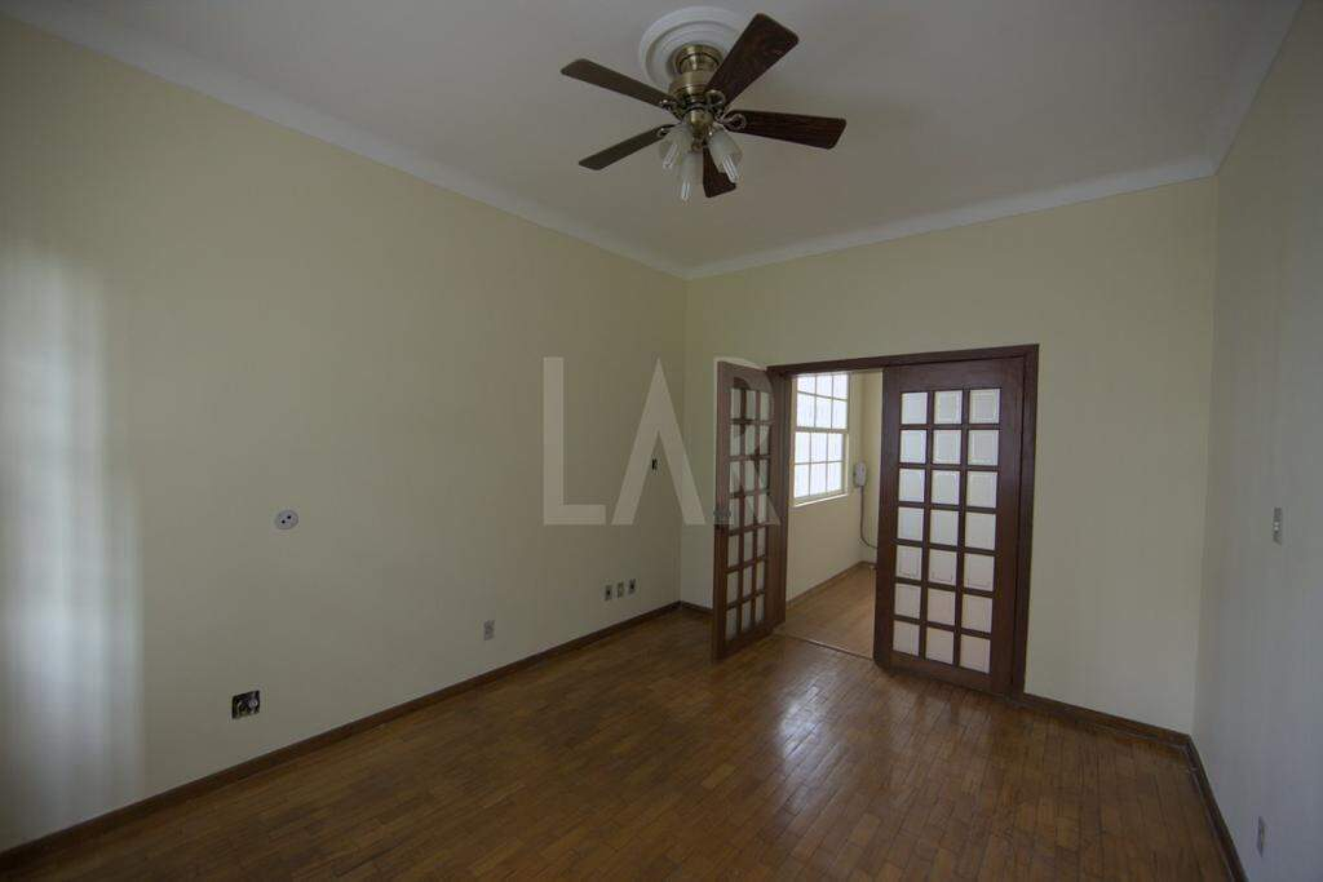 Casa Comercial de 3 quartos para alugar, Santa Efigênia, Belo Horizonte - MG