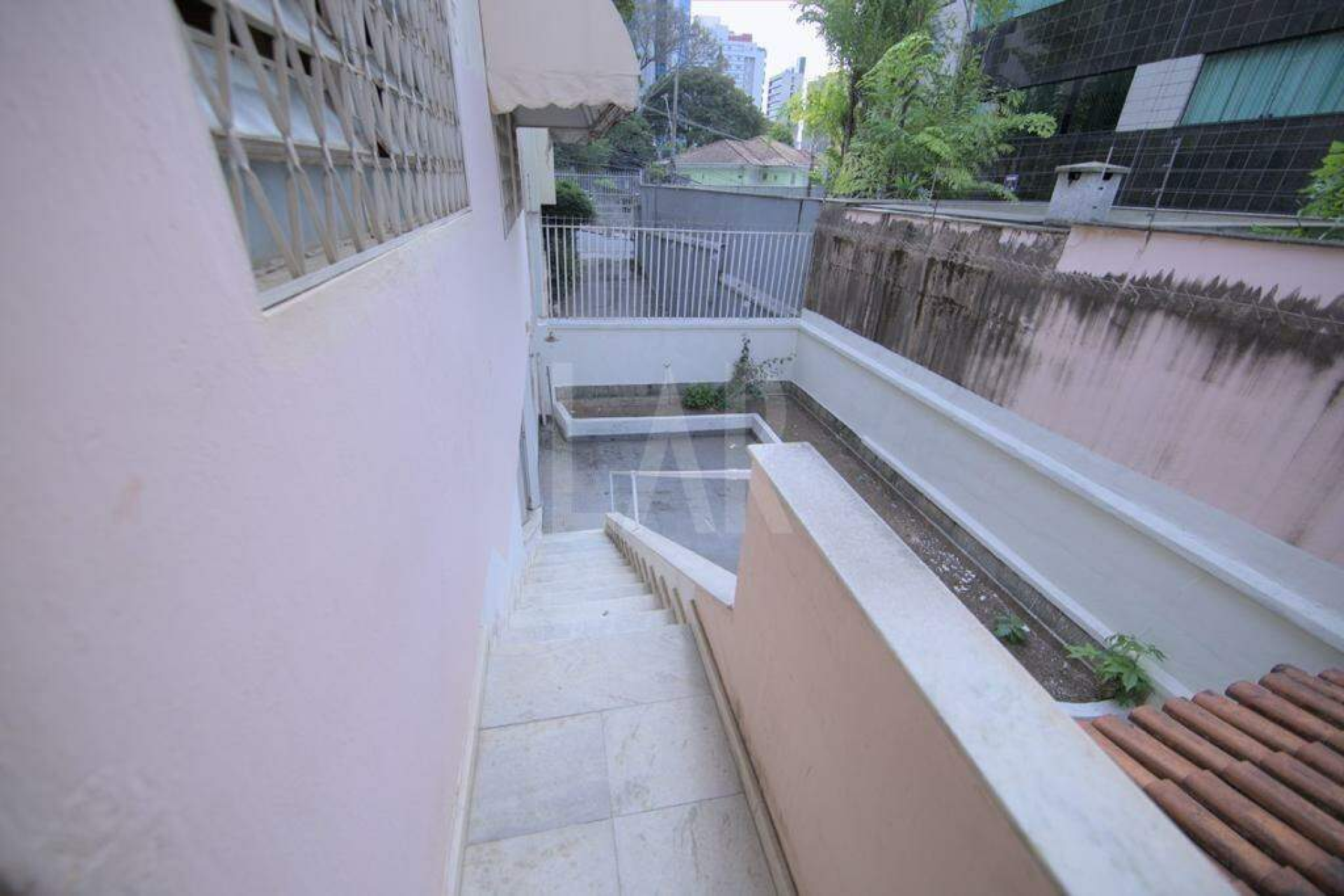 Casa Comercial de 3 quartos para alugar, Santa Efigênia, Belo Horizonte - MG