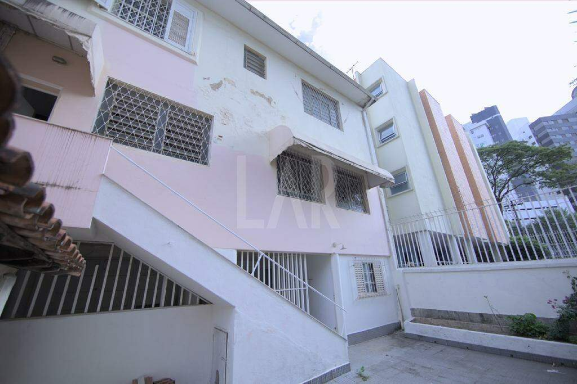 Casa Comercial de 3 quartos para alugar, Santa Efigênia, Belo Horizonte - MG